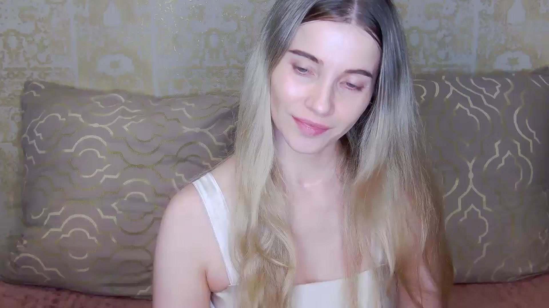 Gallery image thumbnail from Kristina_luv's myfreecams stream on, 09/11/2024, 24:01 image 1 of 20