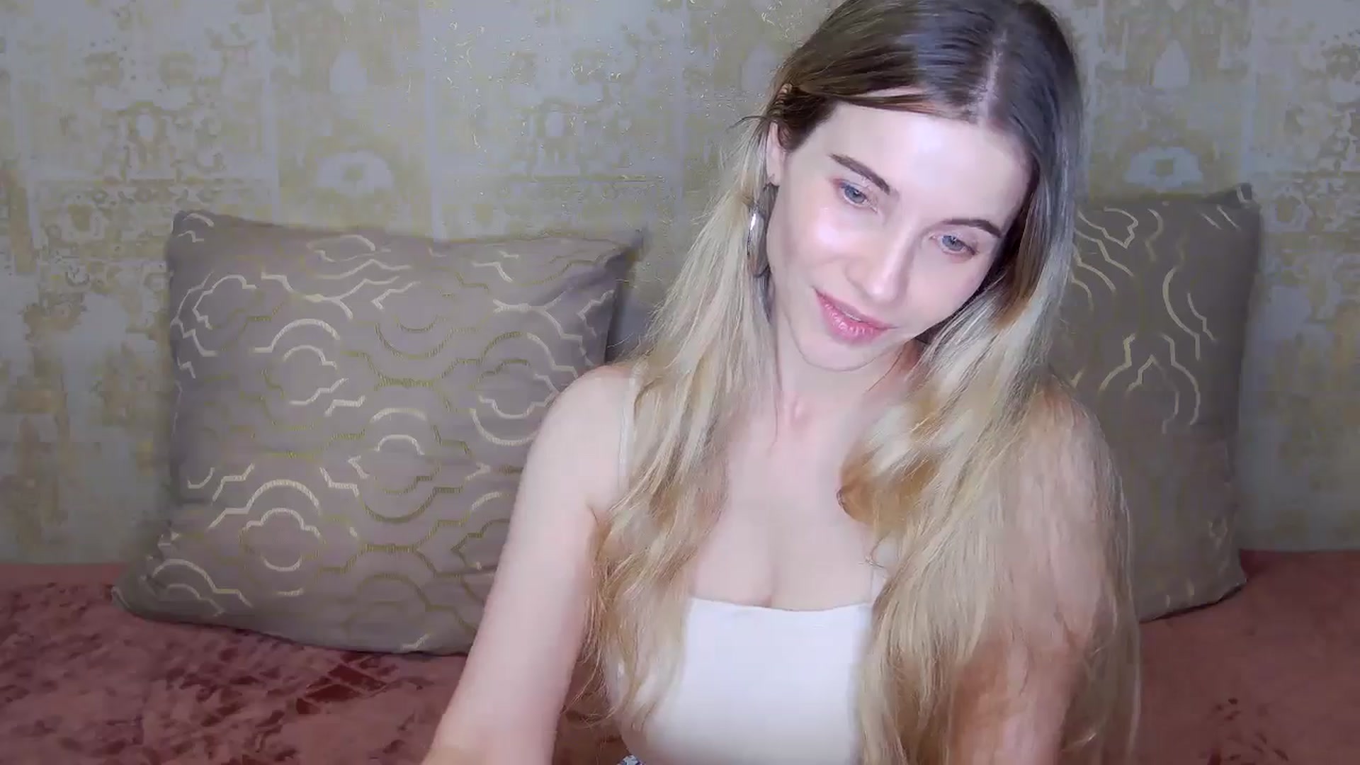 Gallery image thumbnail from Kristina_luv's myfreecams stream on, 09/11/2024, 24:01 image 16 of 20
