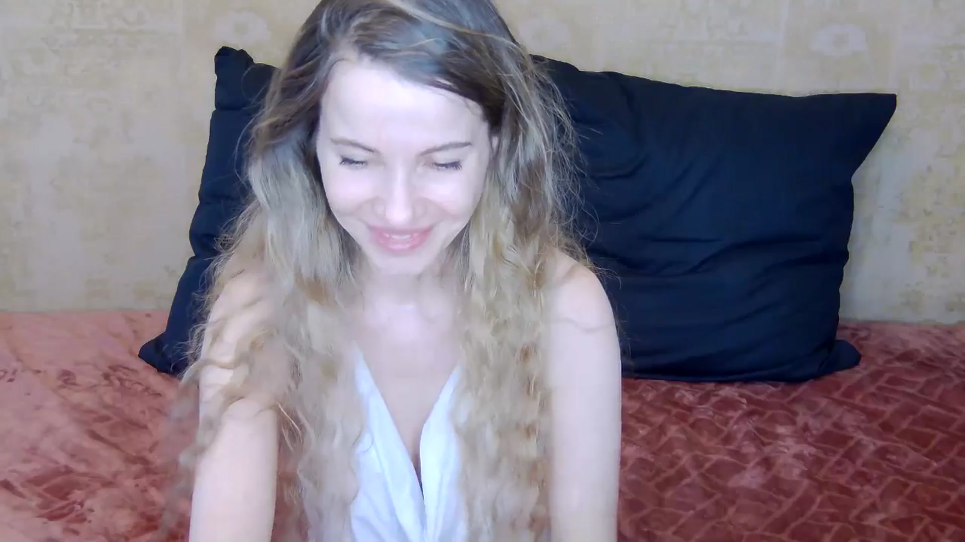 Gallery image thumbnail from Kristina_luv's myfreecams stream on, 03/31/2025, 06:28 image 2 of 20