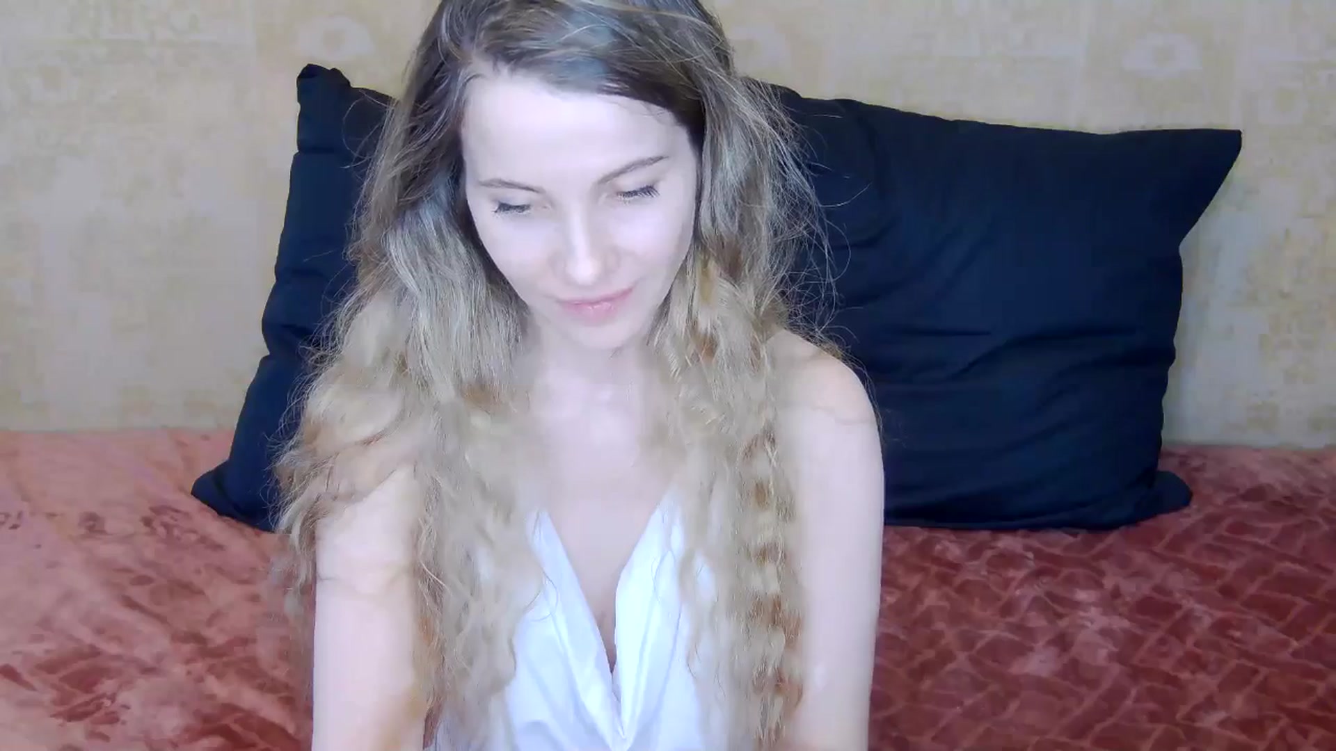 Gallery image thumbnail from Kristina_luv's myfreecams stream on, 03/31/2025, 06:28 image 3 of 20