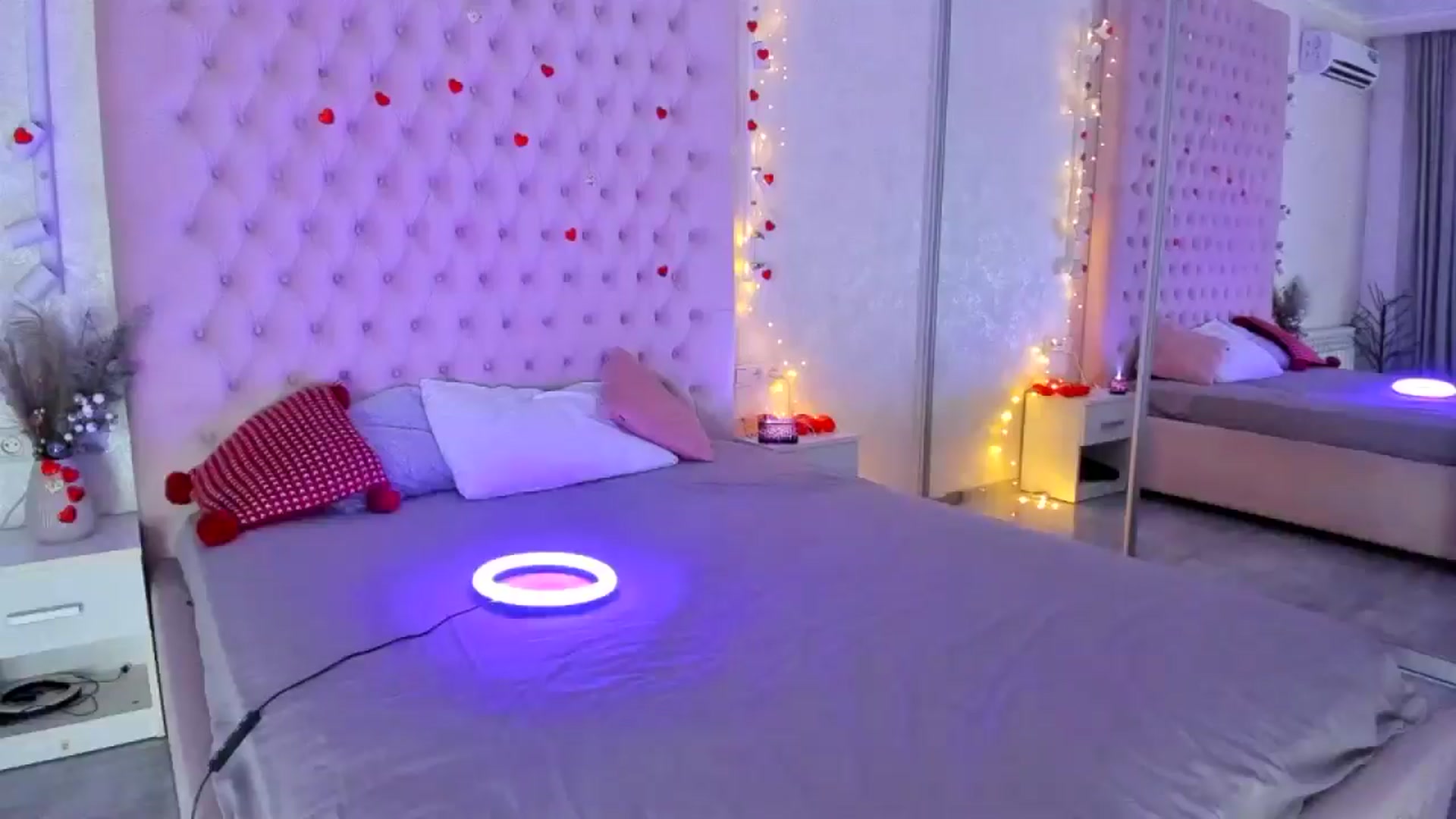 Gallery image thumbnail from Kristina_mm's myfreecams stream on, 03/13/2025, 16:15 image 7 of 20