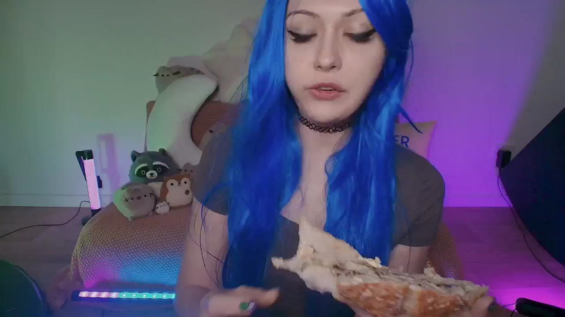 Gallery image thumbnail from Kristy6Kris's myfreecams stream on, 10/26/2025, 02:45 image 14 of 20