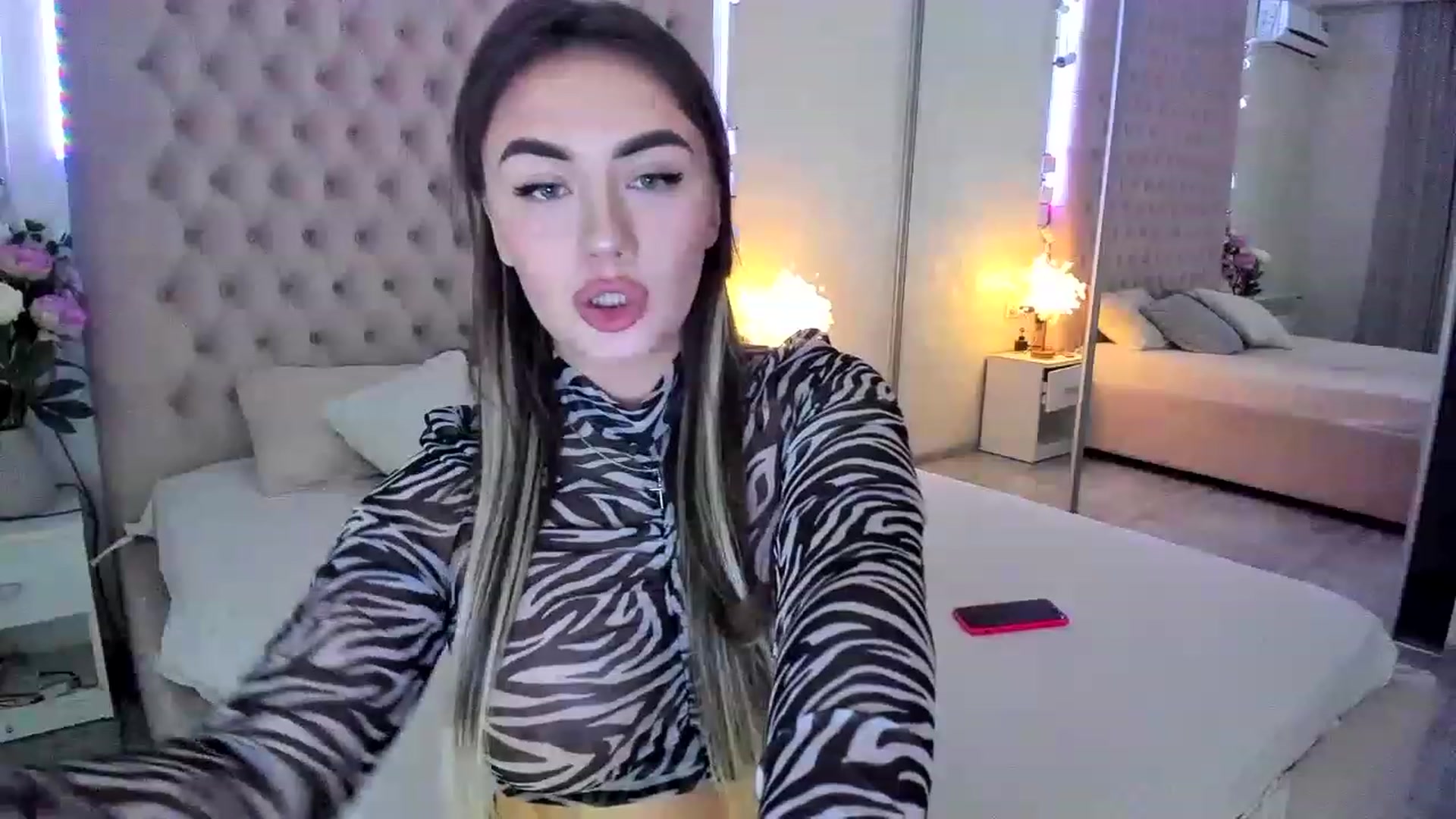 Gallery image thumbnail from KristyFox_'s myfreecams stream on, 01/01/2023, 18:48 image 18 of 20