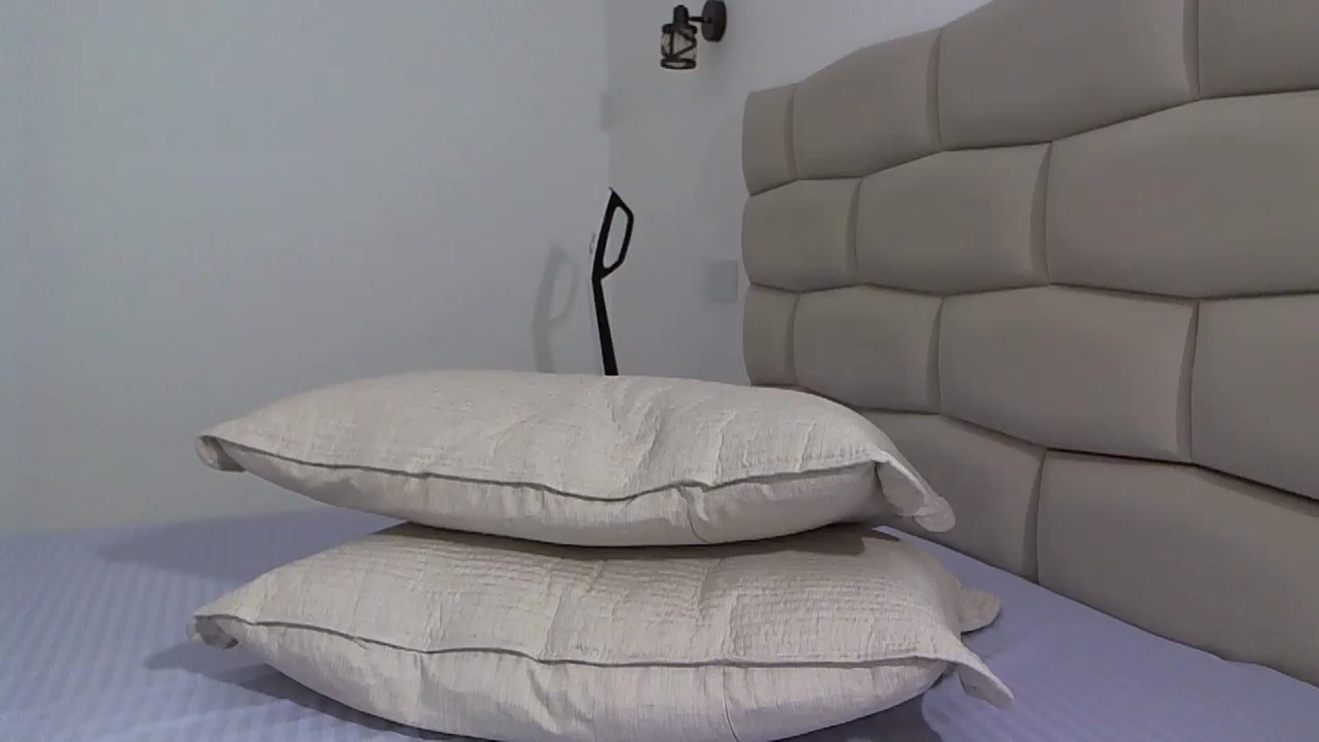 Gallery image thumbnail from Krys_'s myfreecams stream on, 10/11/2025, 17:43 image 19 of 20