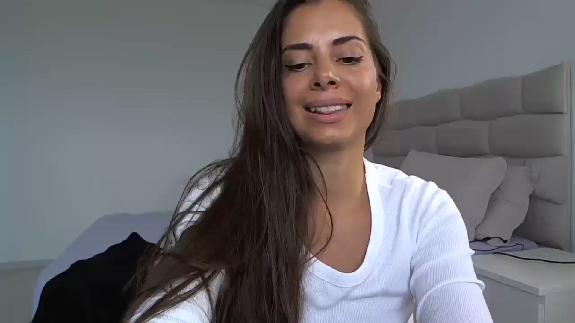 Gallery image thumbnail from Krys_'s myfreecams stream on, 10/14/2025, 13:52 image 5 of 20