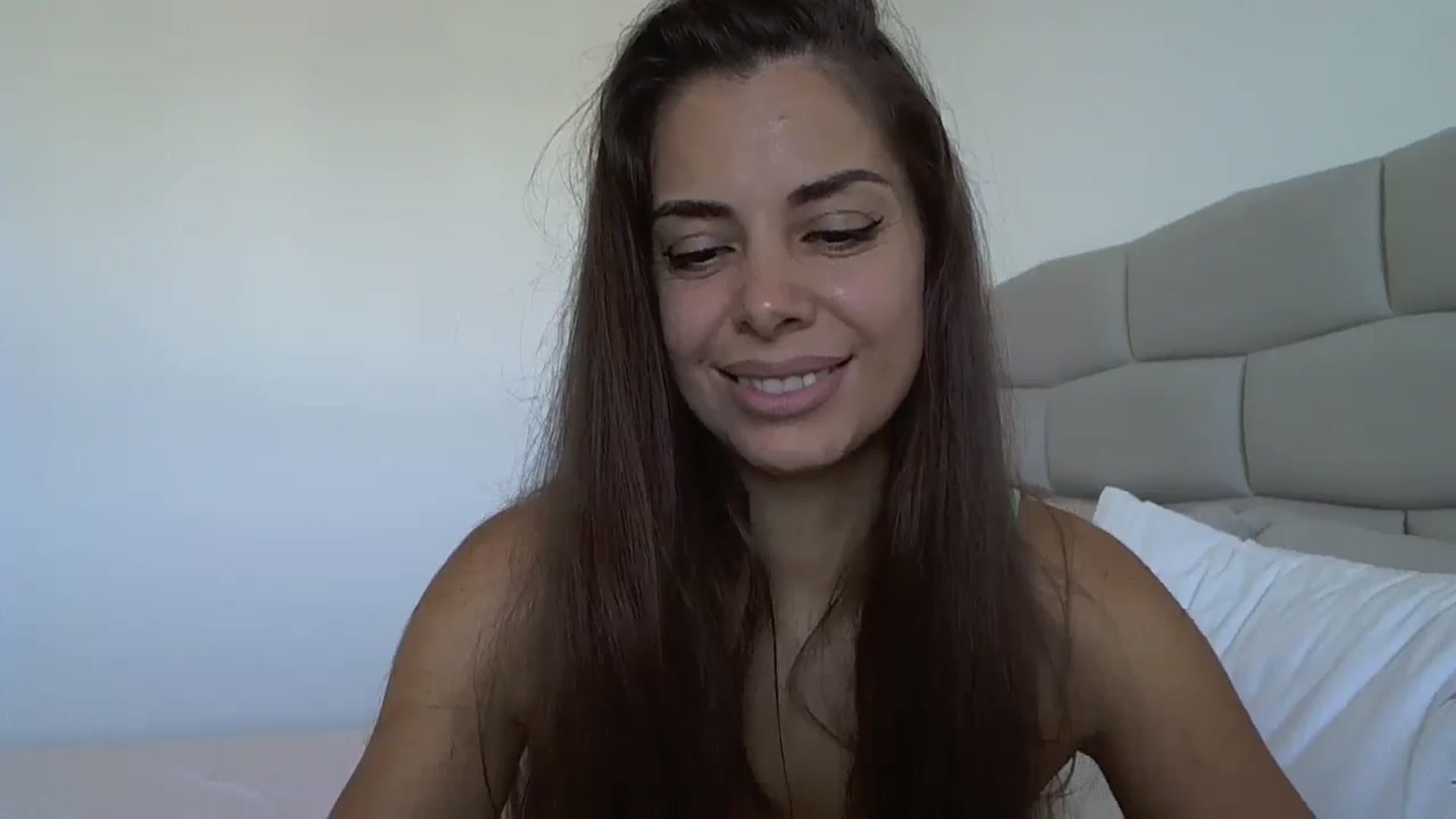 Gallery image thumbnail from Krys_'s myfreecams stream on, 11/24/2025, 09:19 image 7 of 20