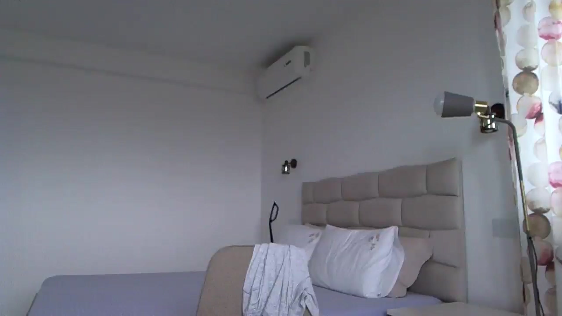 Gallery image thumbnail from Krys_'s myfreecams stream on, 01/03/2026, 13:38 image 4 of 20