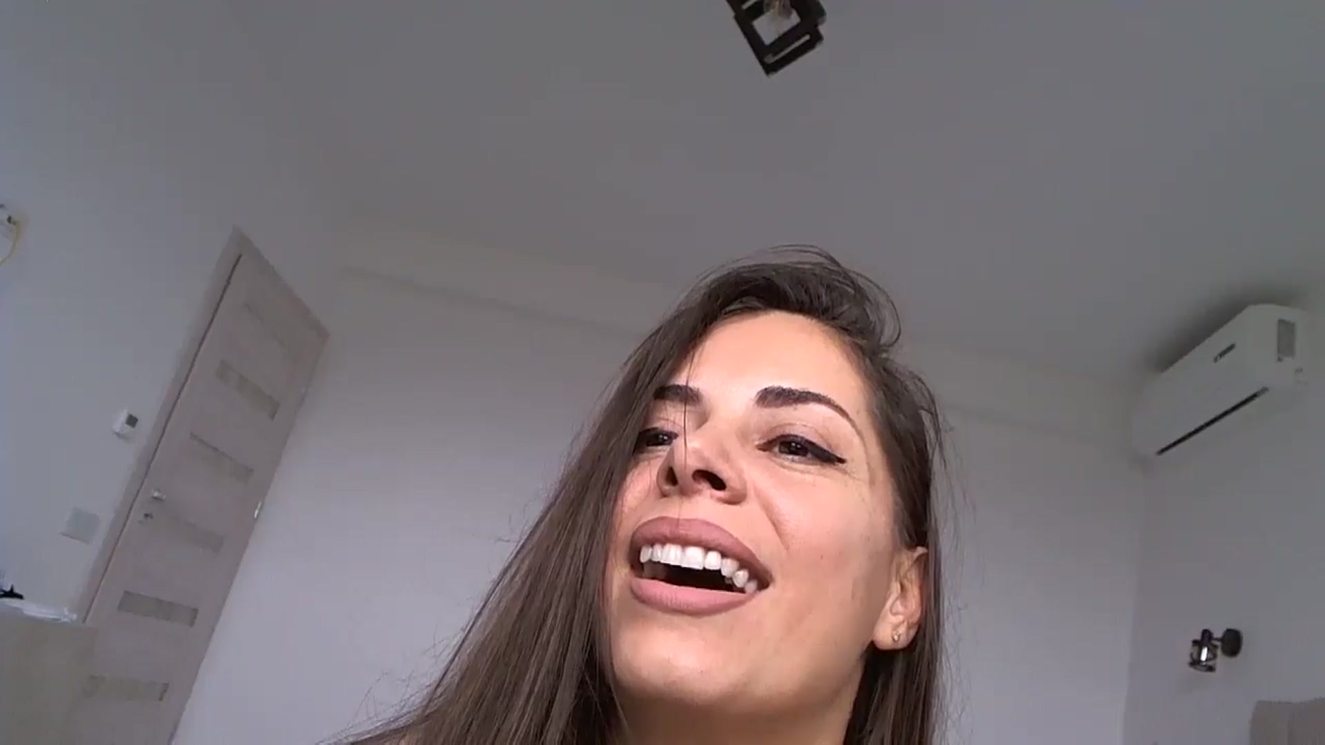Gallery image thumbnail from Krys_'s myfreecams stream on, 01/04/2026, 11:27 image 15 of 20