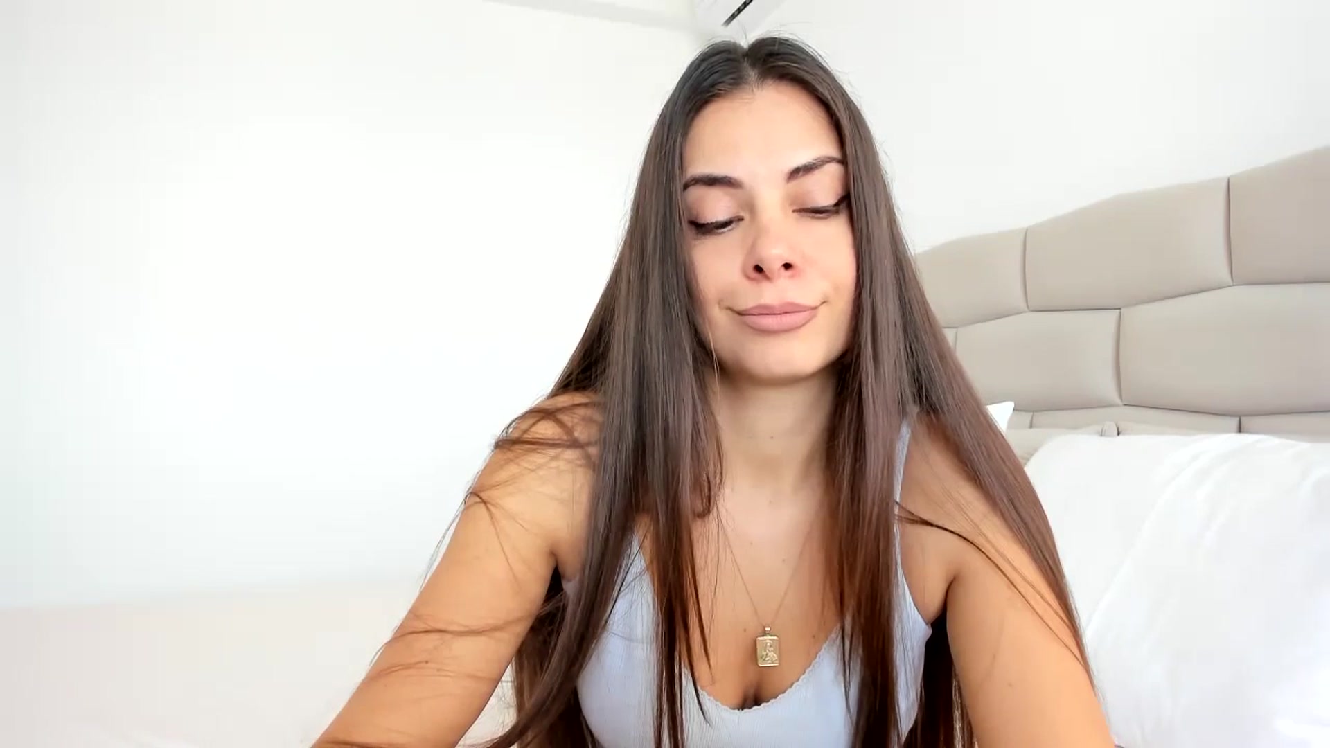 Gallery image thumbnail from Krys_'s myfreecams stream on, 02/14/2026, 12:16 image 13 of 20