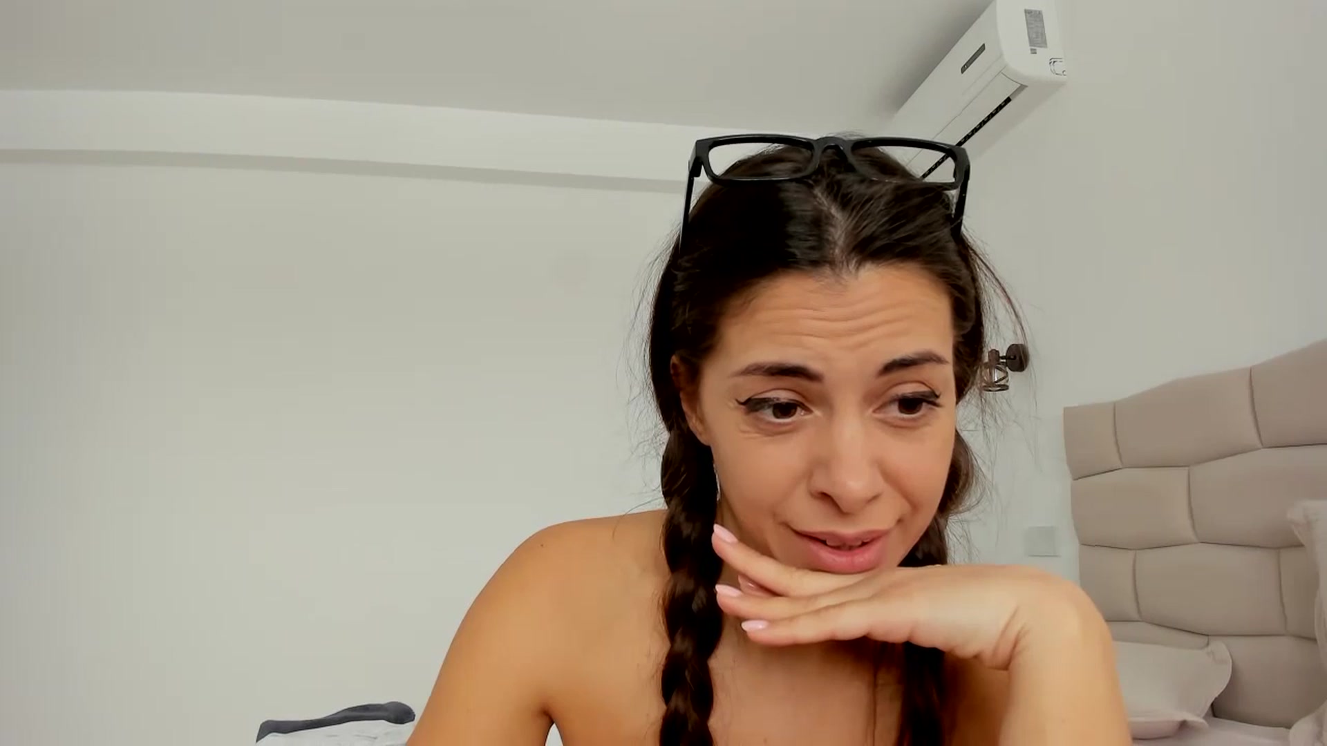 Gallery image thumbnail from Krys_'s myfreecams stream on, 02/23/2026, 09:06 image 4 of 20