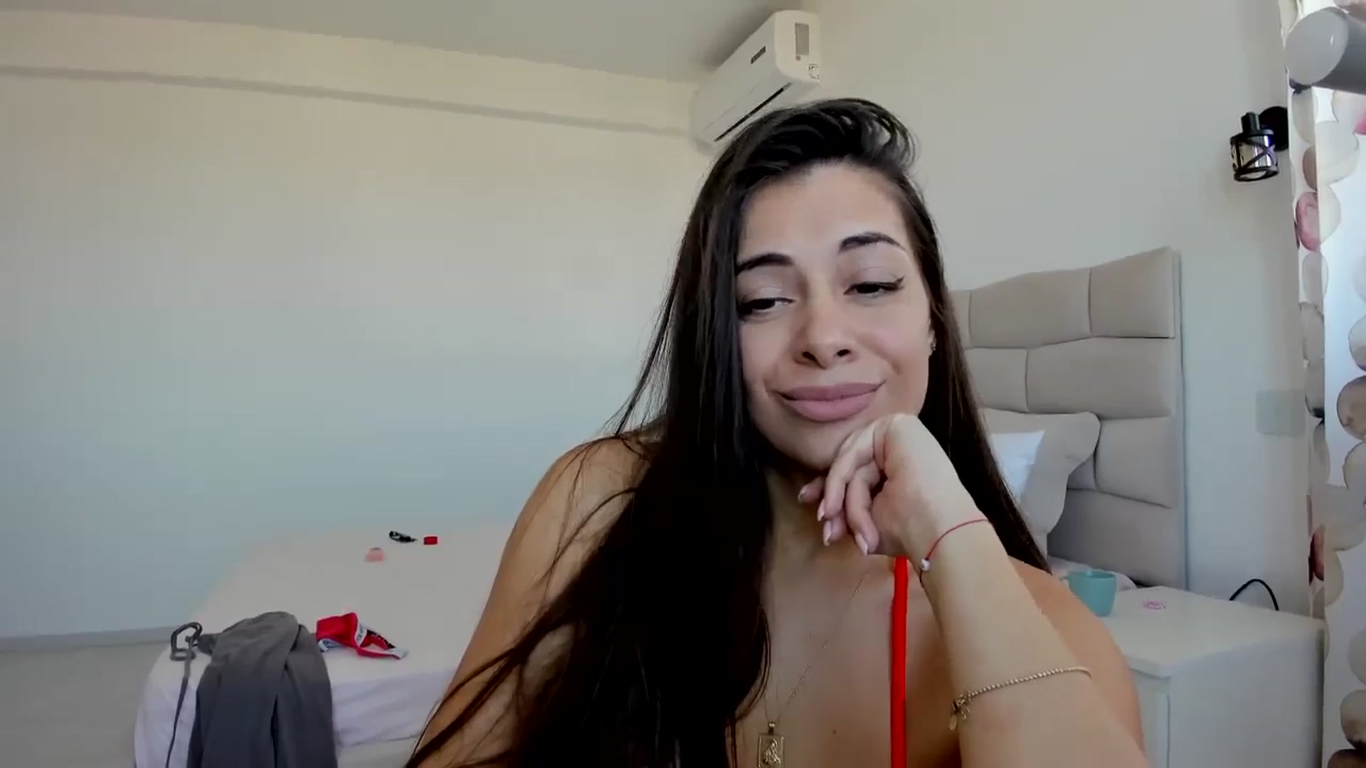 Gallery image thumbnail from Krys_'s myfreecams stream on, 03/07/2026, 10:53 image 10 of 20