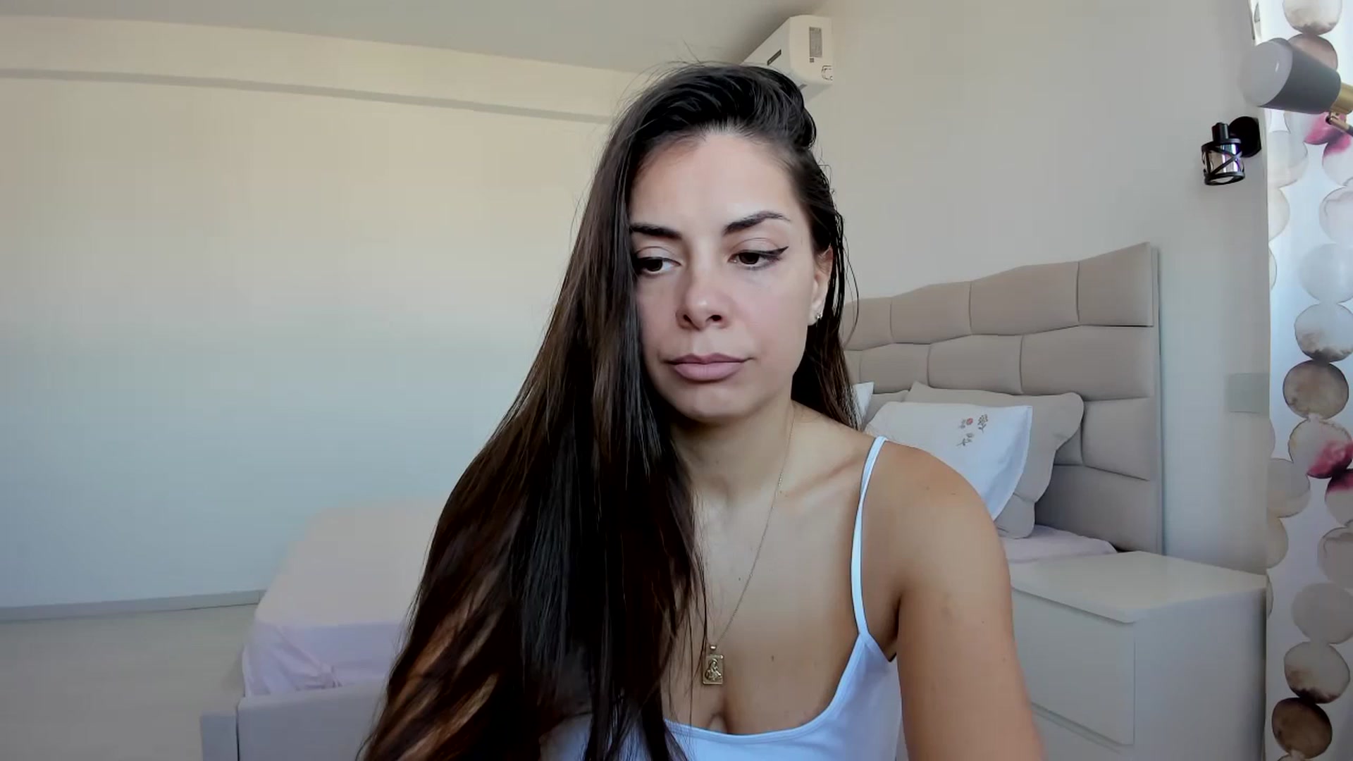 Gallery image thumbnail from Krys_'s myfreecams stream on, 03/09/2026, 09:42 image 4 of 20