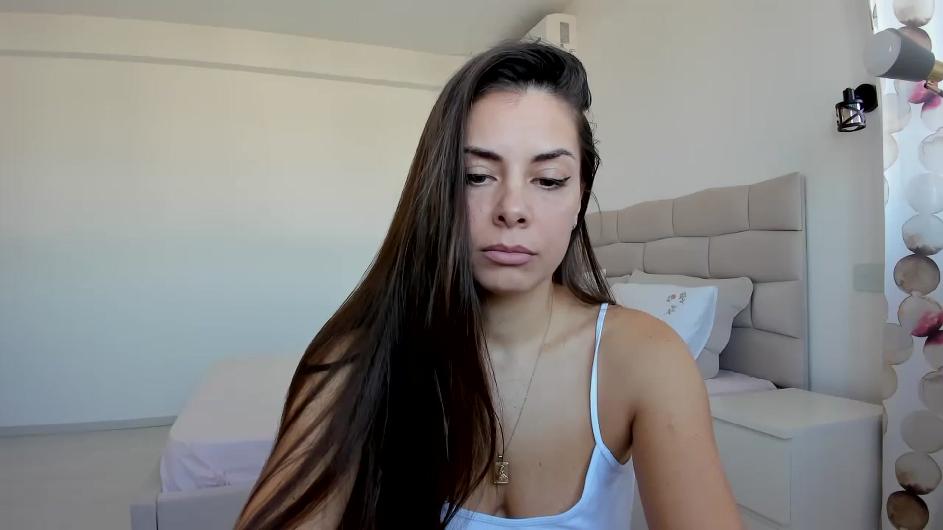 Gallery image thumbnail from Krys_'s myfreecams stream on, 03/09/2026, 09:42 image 7 of 20