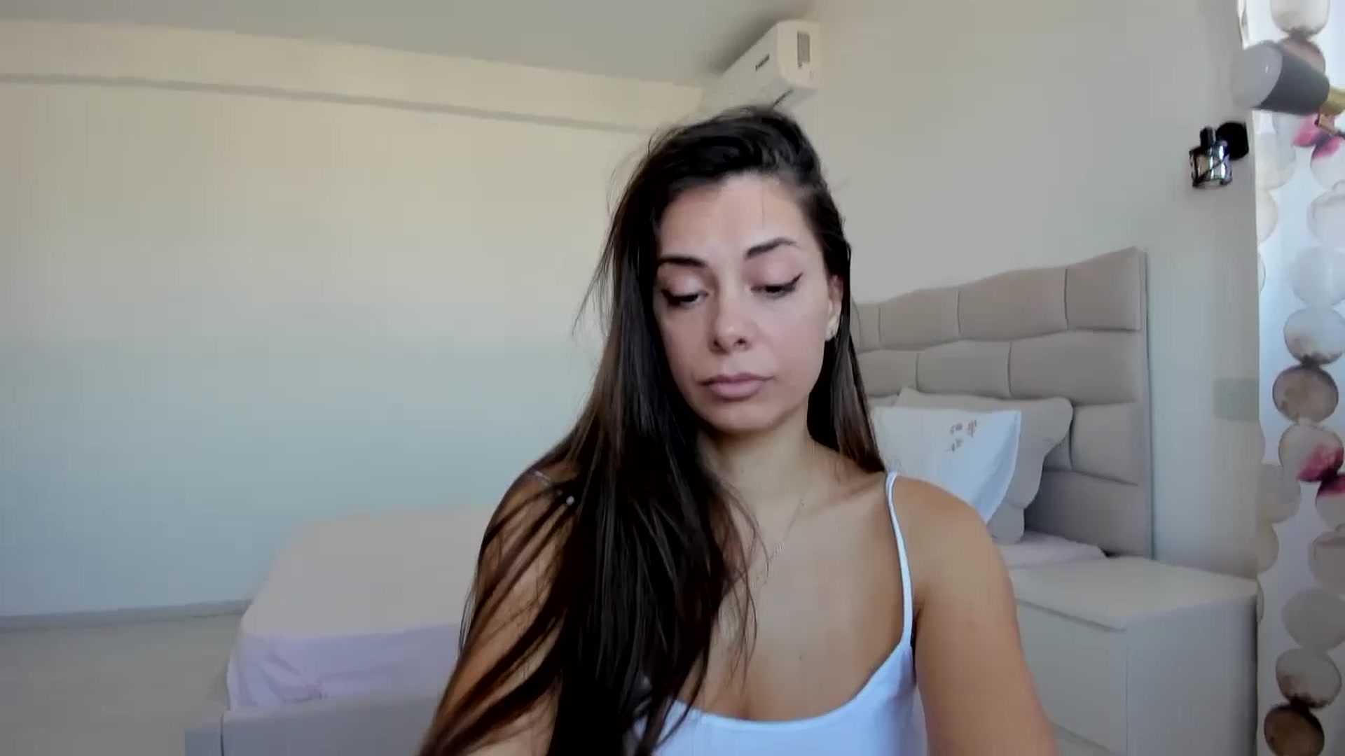 Gallery image thumbnail from Krys_'s myfreecams stream on, 03/09/2026, 09:42 image 8 of 20