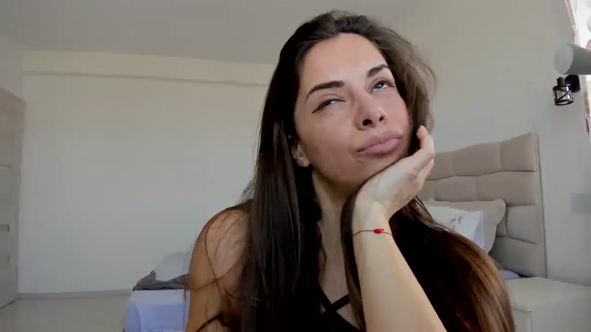 Gallery image thumbnail from Krys_'s myfreecams stream on, 03/14/2026, 11:34 image 17 of 20