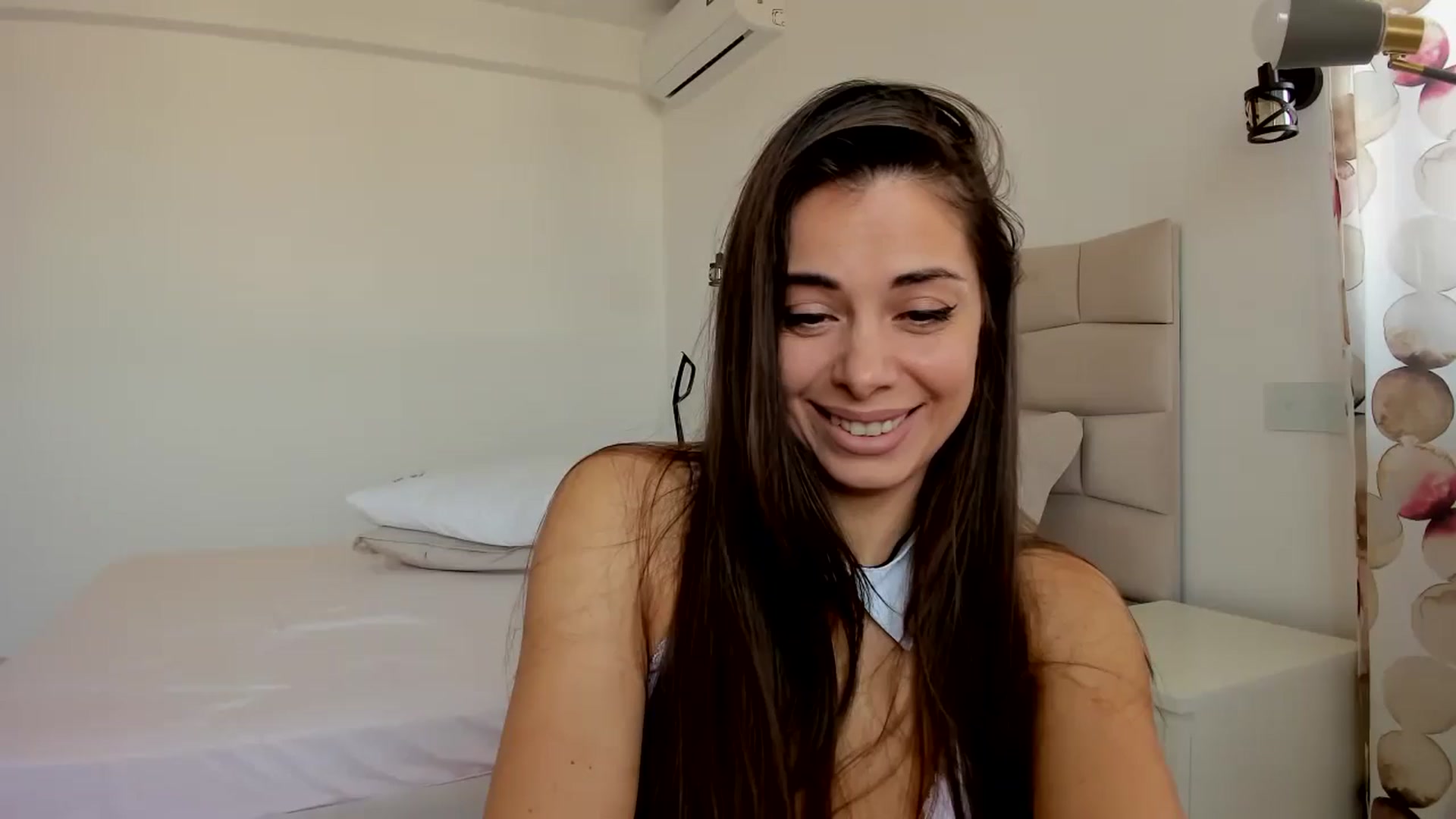 Gallery image thumbnail from Krys_'s myfreecams stream on, 03/17/2026, 08:59 image 8 of 20