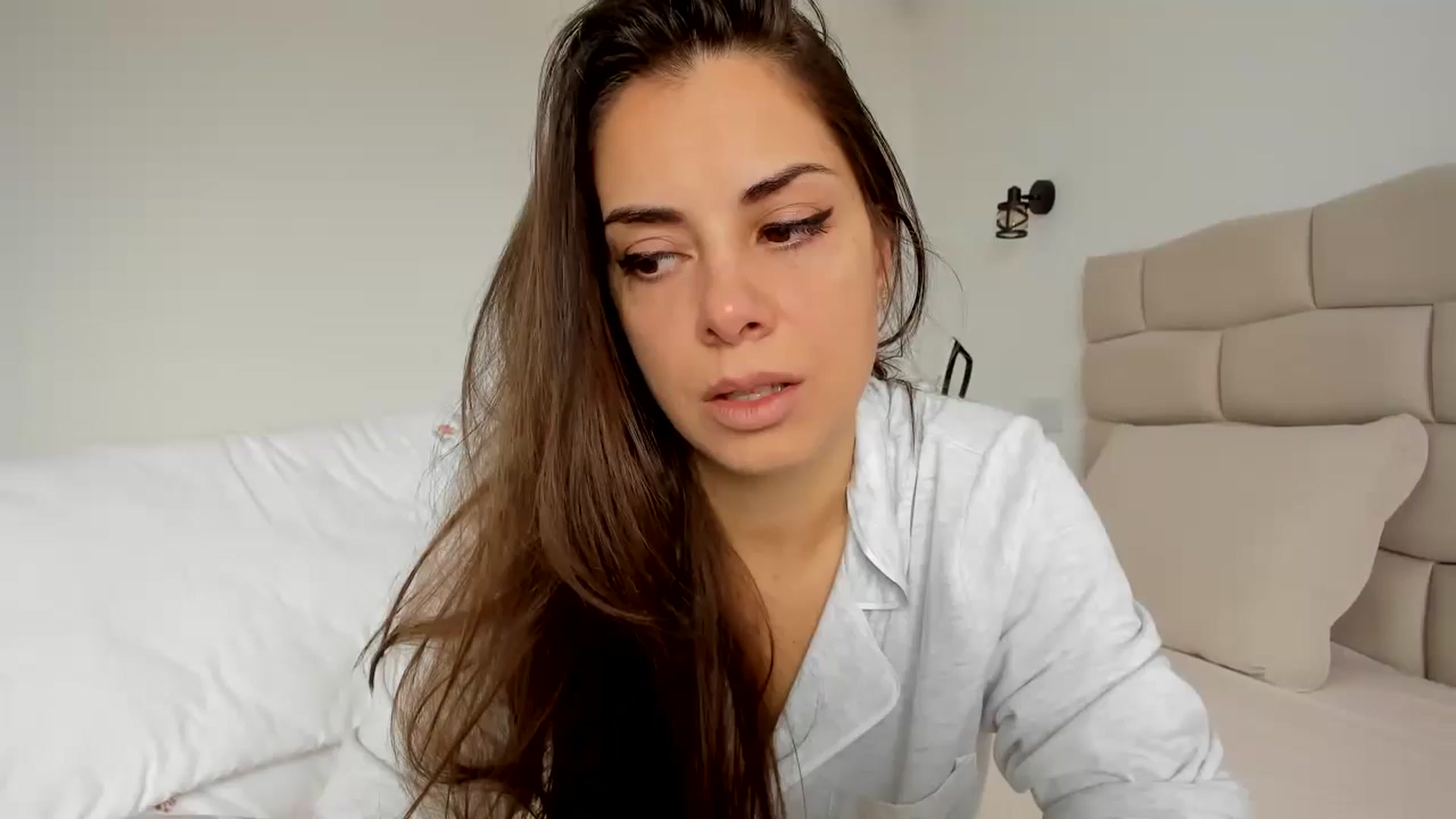 Gallery image thumbnail from Krys_'s myfreecams stream on, 03/23/2026, 08:07 image 1 of 20