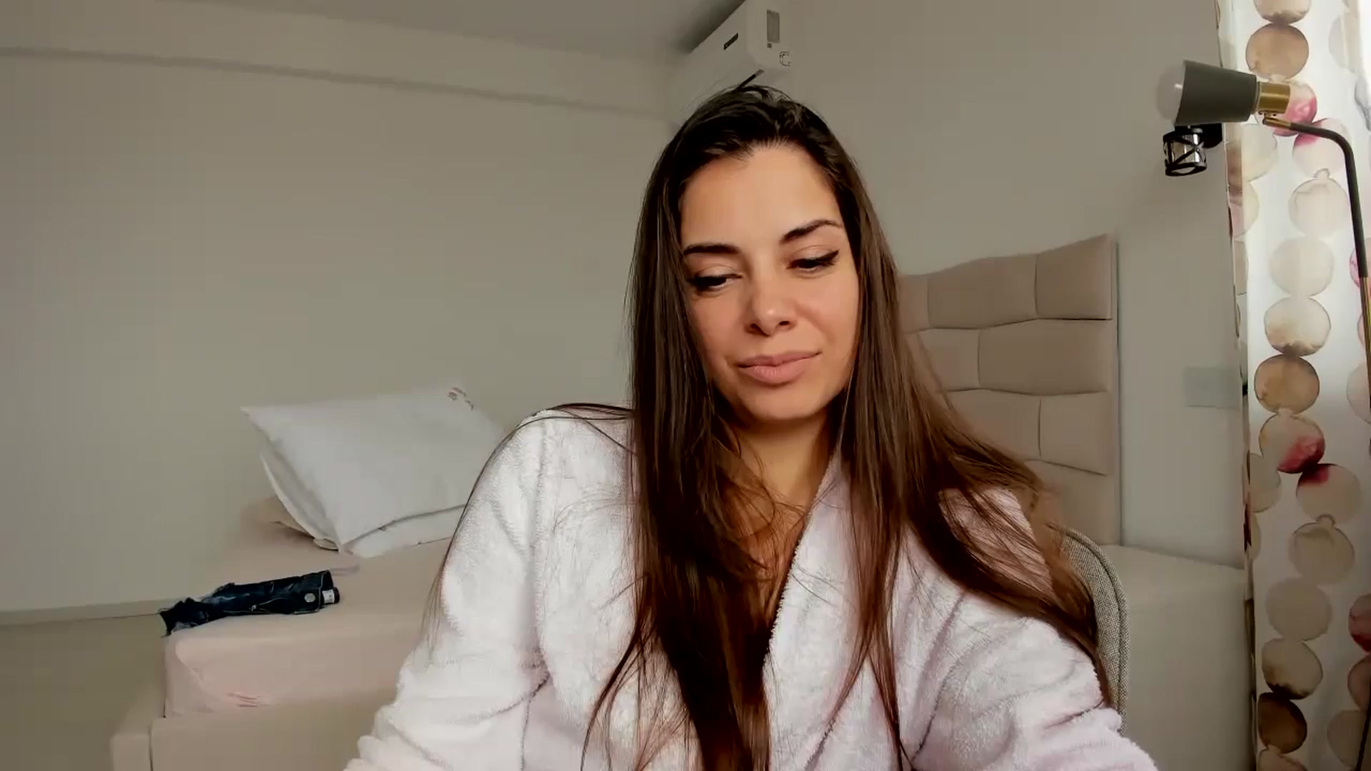 Gallery image thumbnail from Krys_'s myfreecams stream on, 03/23/2026, 10:17 image 7 of 20