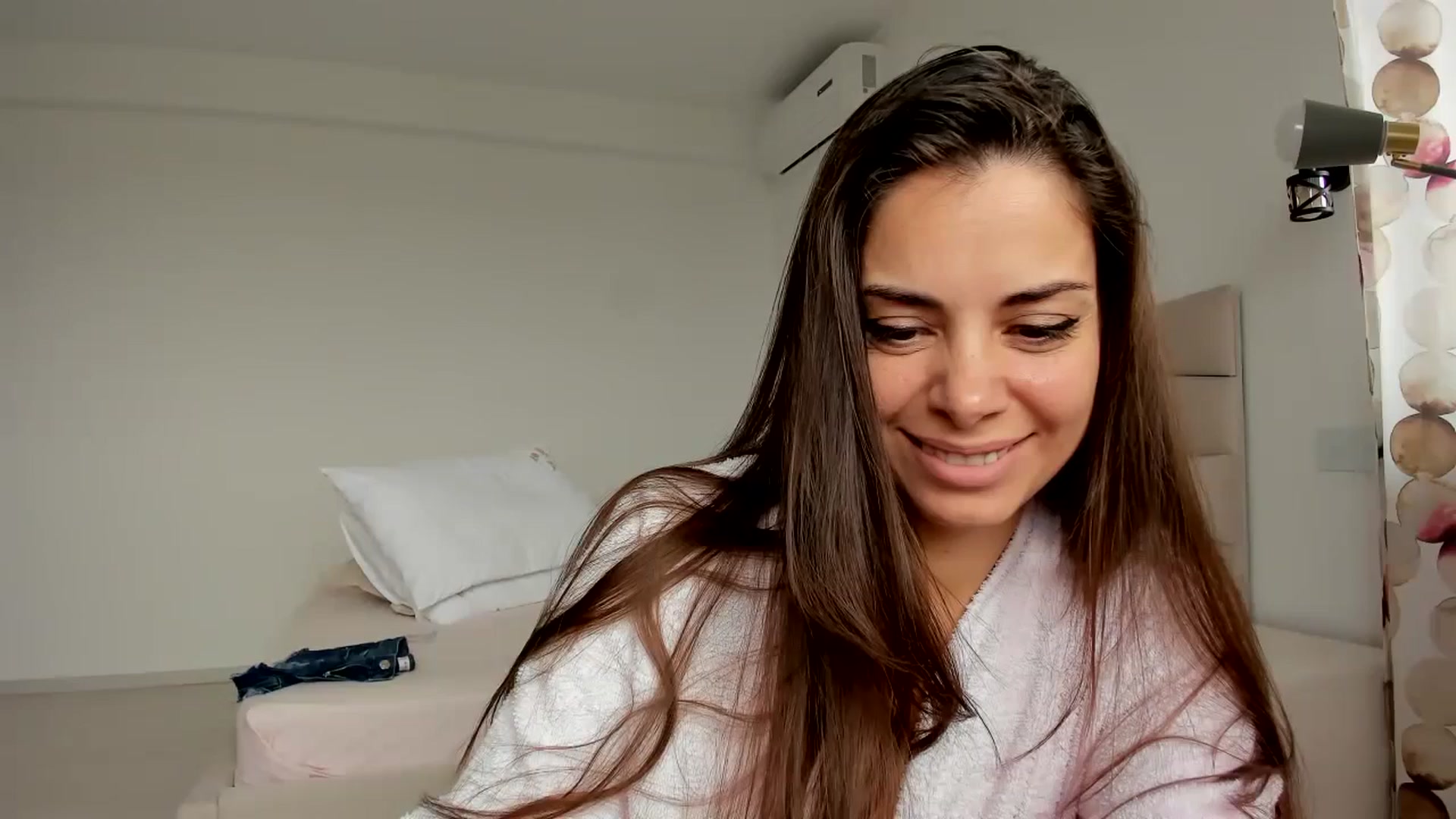 Gallery image thumbnail from Krys_'s myfreecams stream on, 03/23/2026, 10:17 image 2 of 20