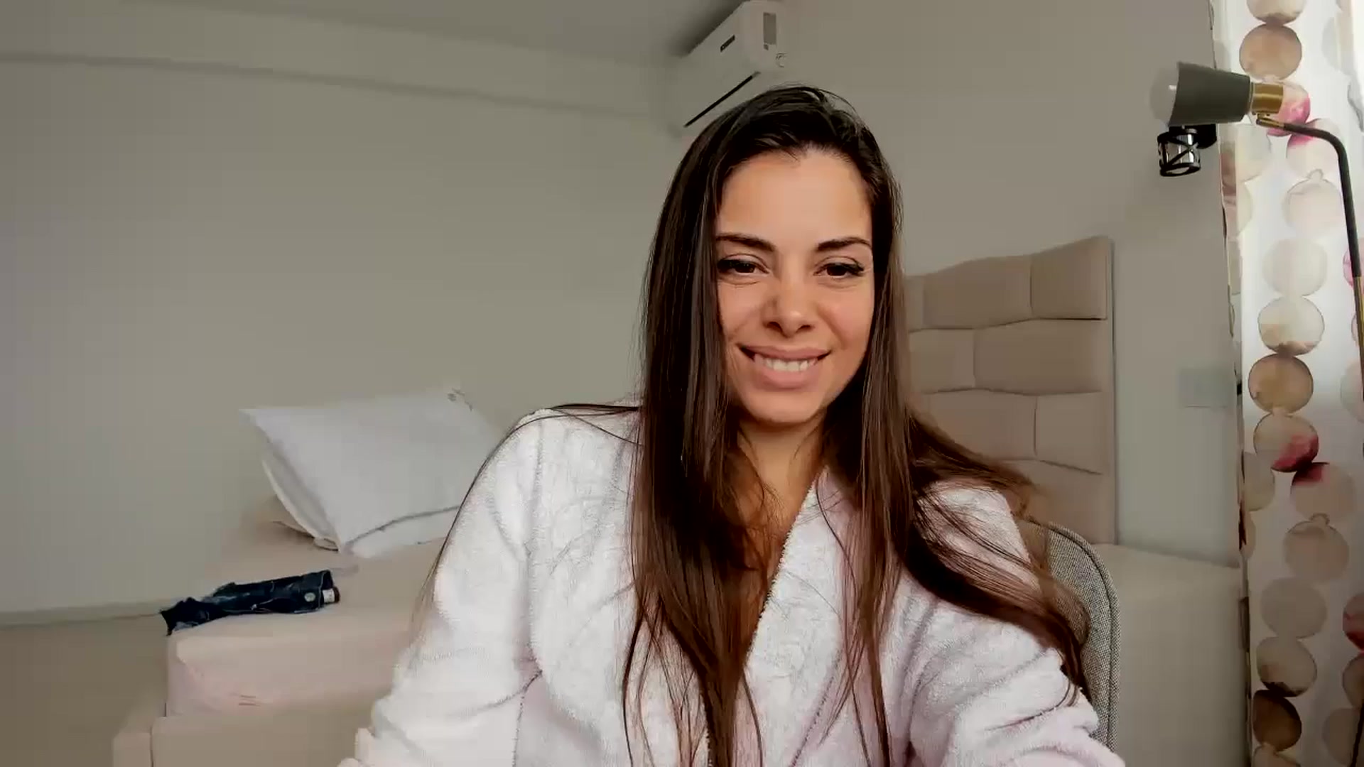 Gallery image thumbnail from Krys_'s myfreecams stream on, 03/23/2026, 10:17 image 8 of 20