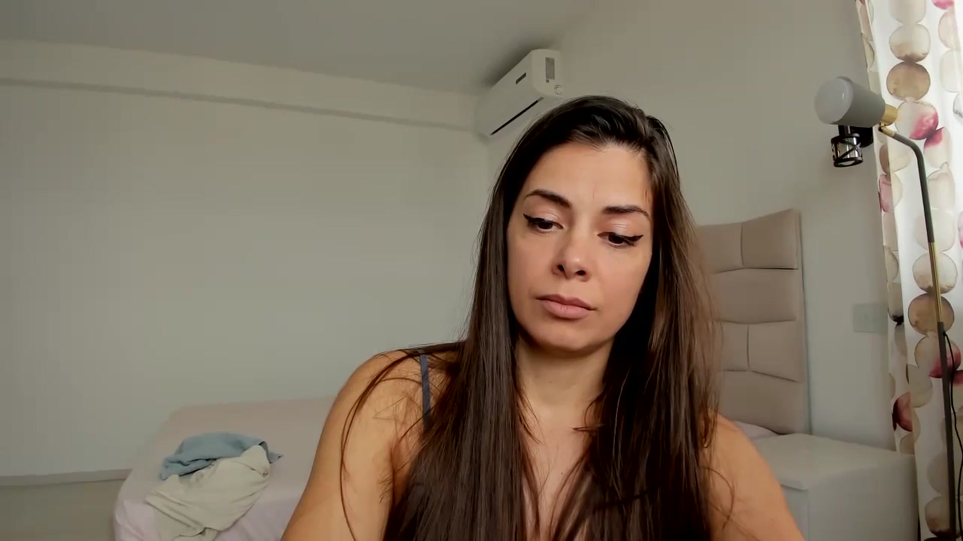Gallery image thumbnail from Krys_'s myfreecams stream on, 03/27/2026, 09:33 image 9 of 20