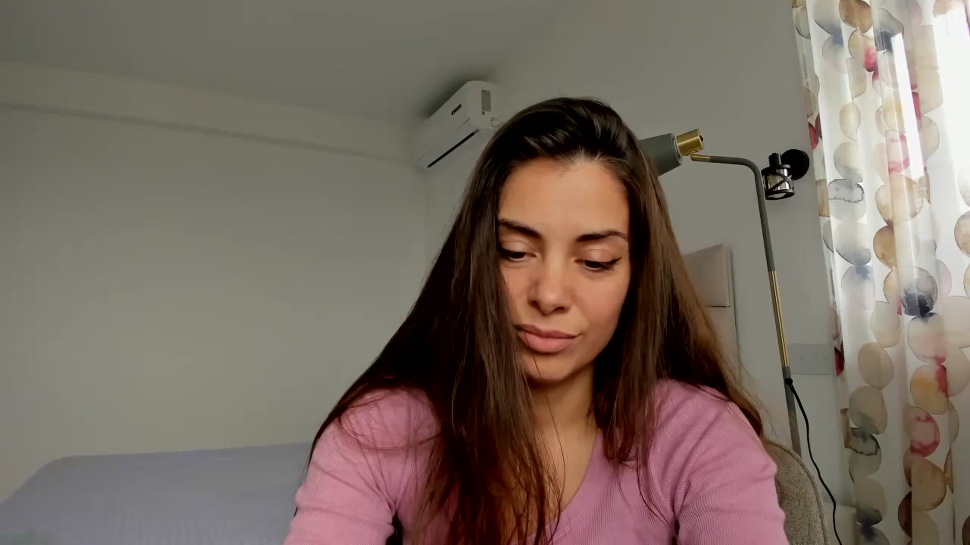 Gallery image thumbnail from Krys_'s myfreecams stream on, 03/31/2026, 09:27 image 17 of 20
