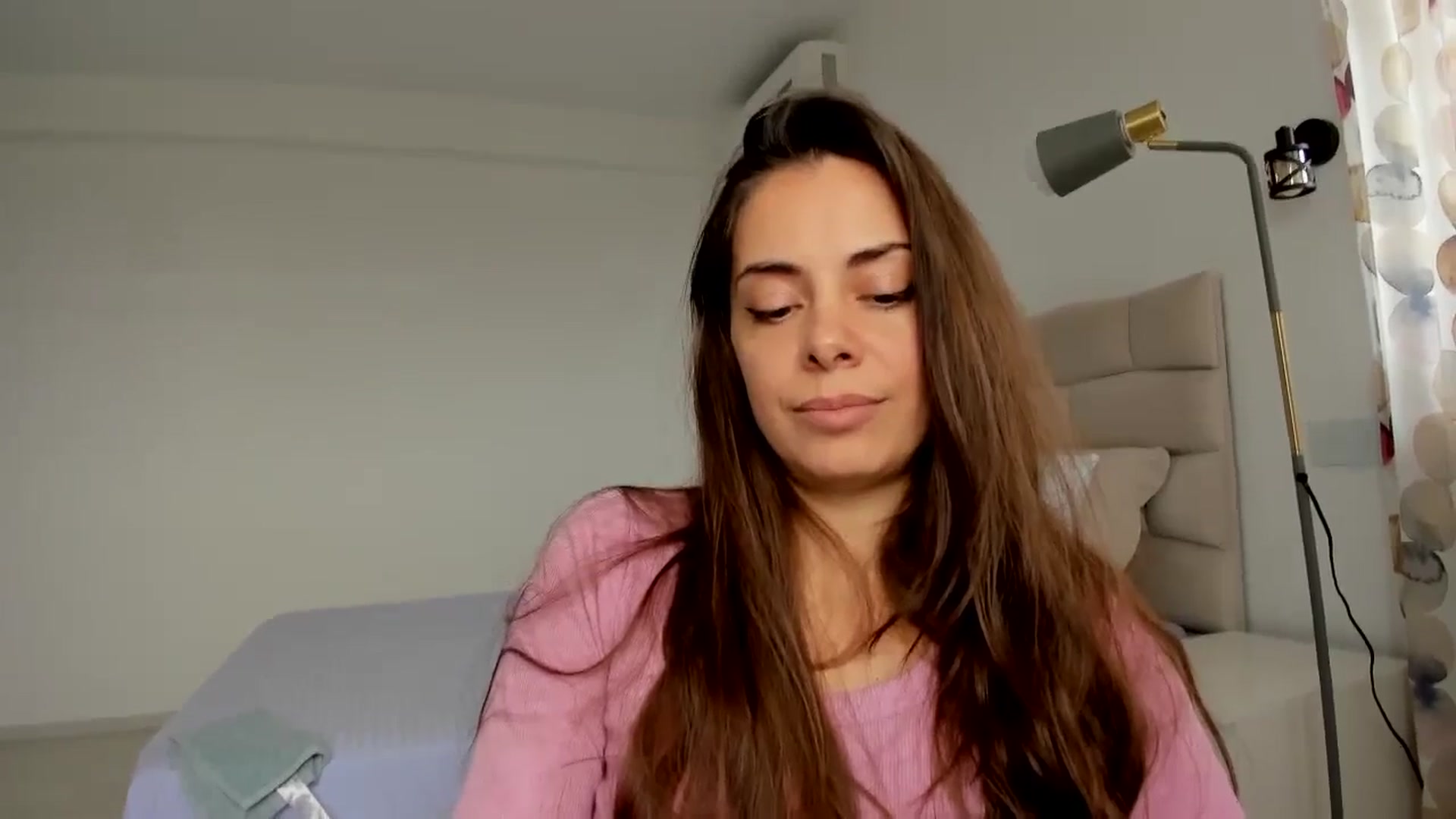 Gallery image thumbnail from Krys_'s myfreecams stream on, 03/31/2026, 09:27 image 13 of 20