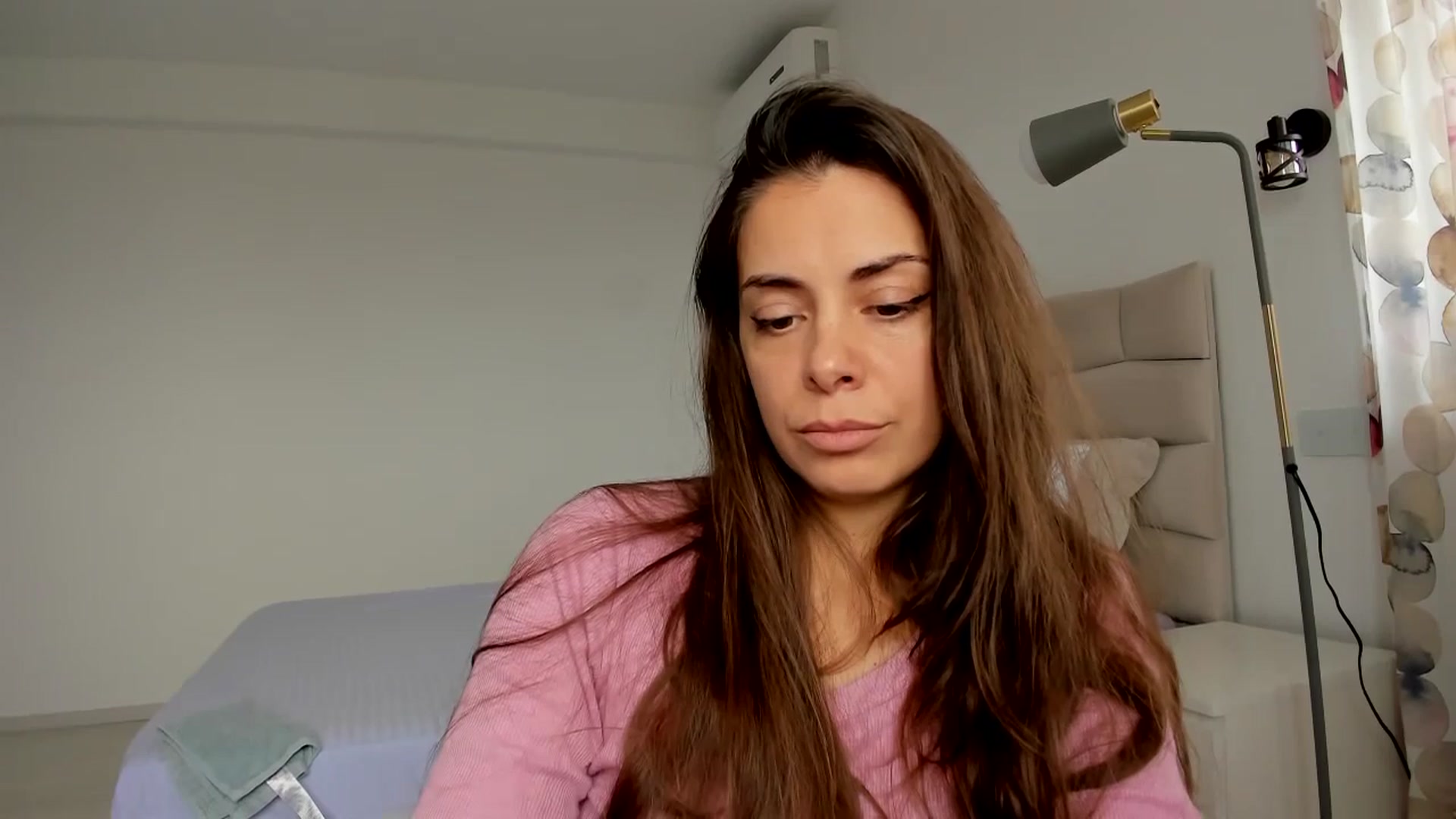 Gallery image thumbnail from Krys_'s myfreecams stream on, 03/31/2026, 09:27 image 12 of 20