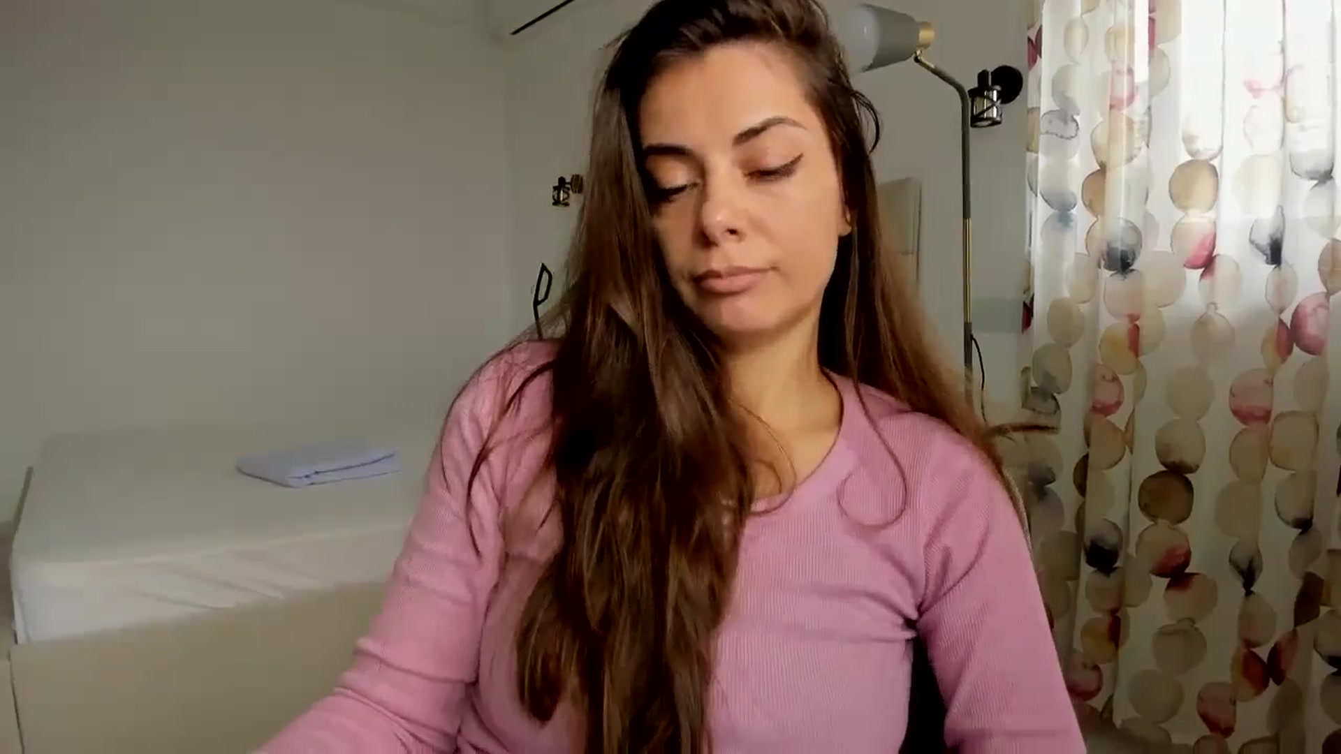 Gallery image thumbnail from Krys_'s myfreecams stream on, 04/02/2026, 08:47 image 10 of 20