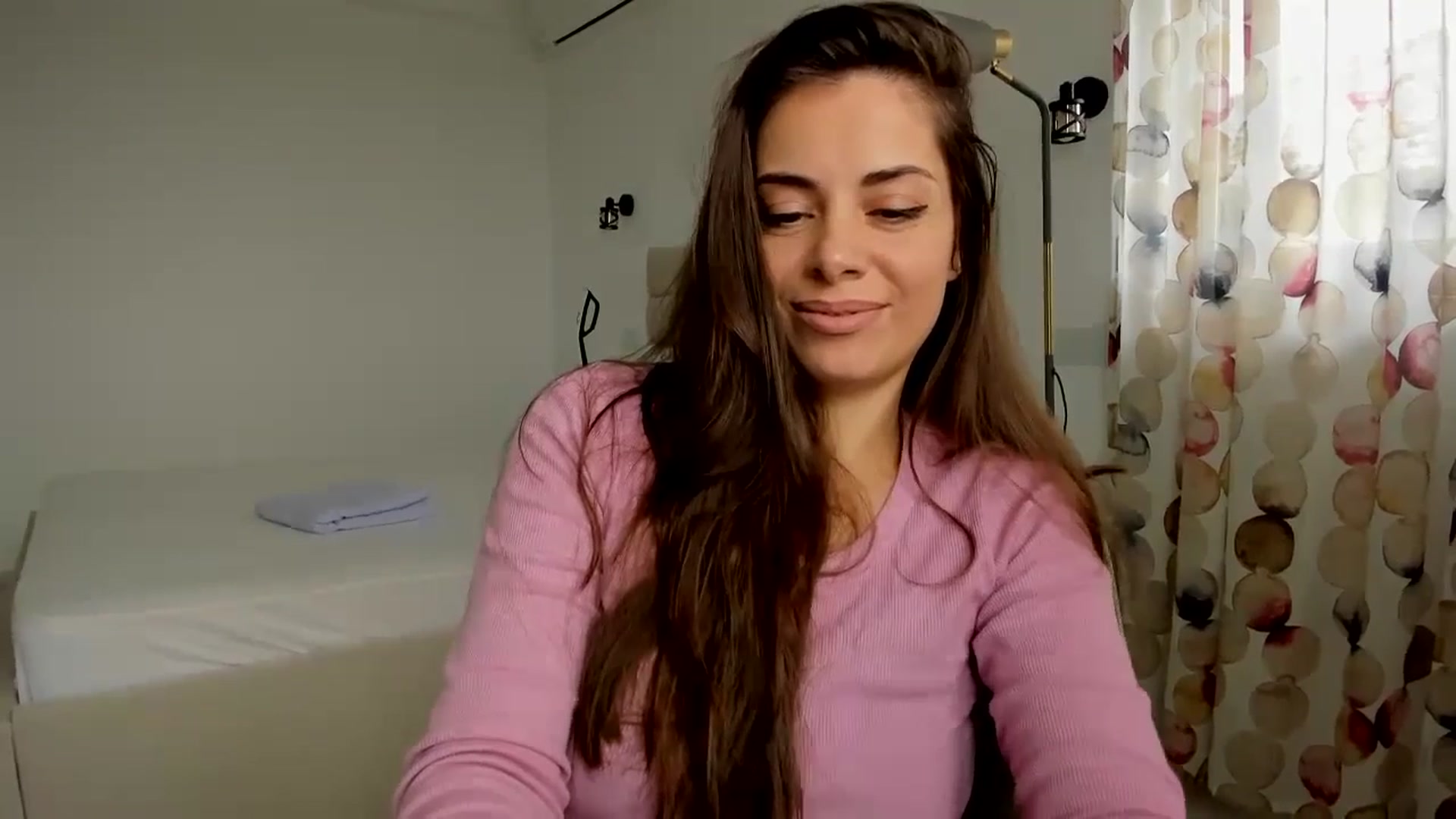 Gallery image thumbnail from Krys_'s myfreecams stream on, 04/02/2026, 08:47 image 11 of 20