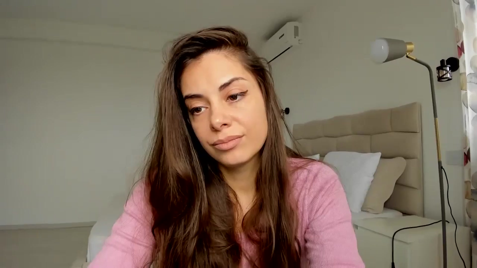 Gallery image thumbnail from Krys_'s myfreecams stream on, 04/02/2026, 08:47 image 17 of 20