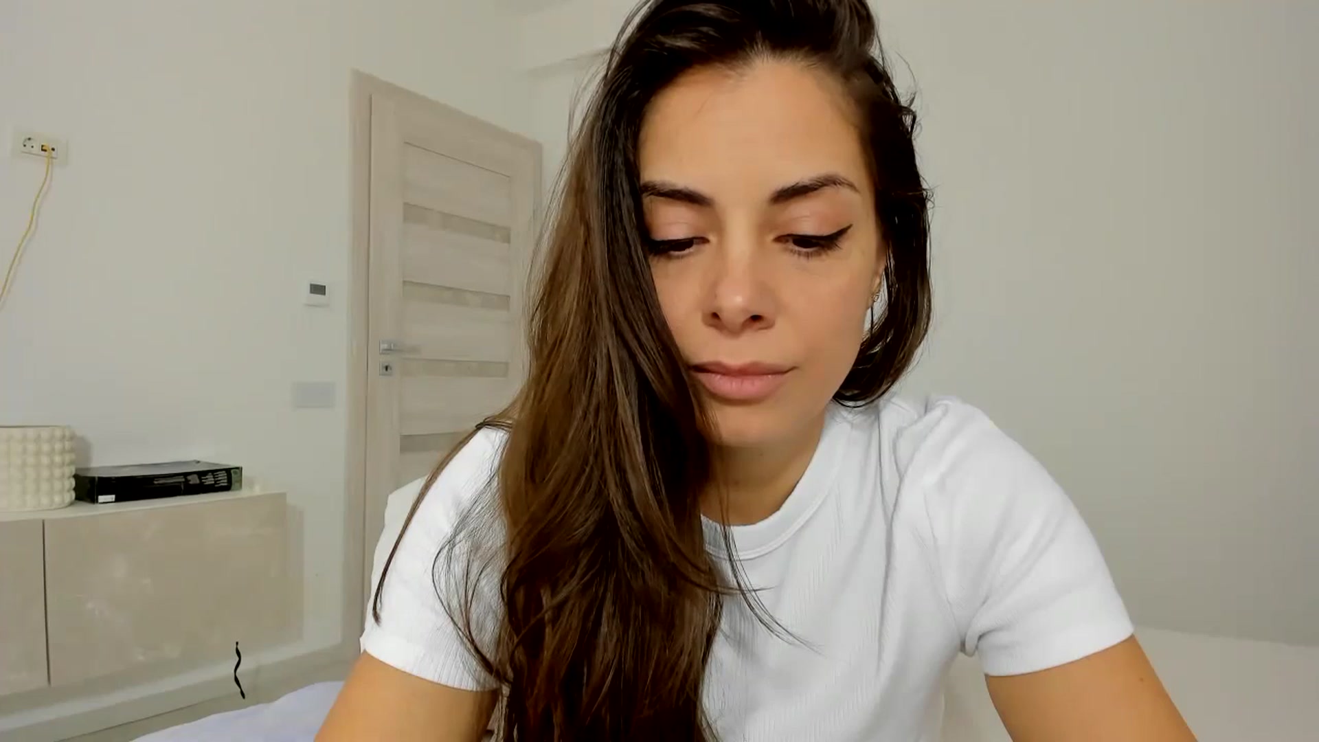 Gallery image thumbnail from Krys_'s myfreecams stream on, 04/03/2026, 08:46 image 5 of 20