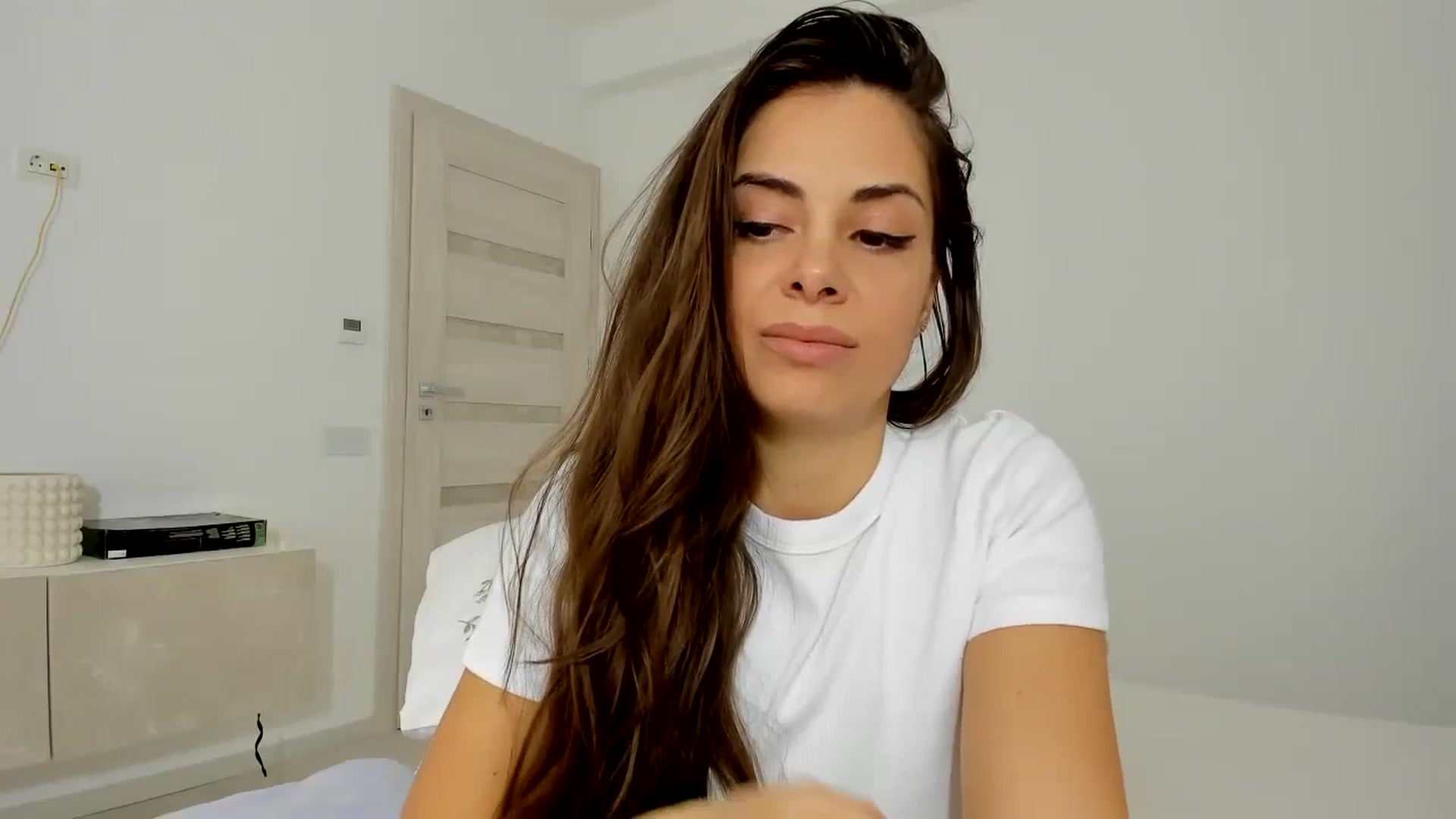 Gallery image thumbnail from Krys_'s myfreecams stream on, 04/03/2026, 08:46 image 6 of 20