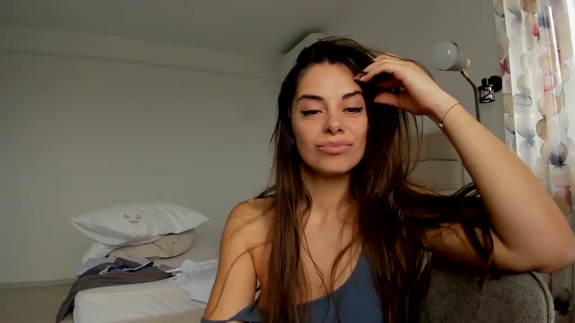 Gallery image thumbnail from Krys_'s myfreecams stream on, 04/03/2026, 09:49 image 17 of 20