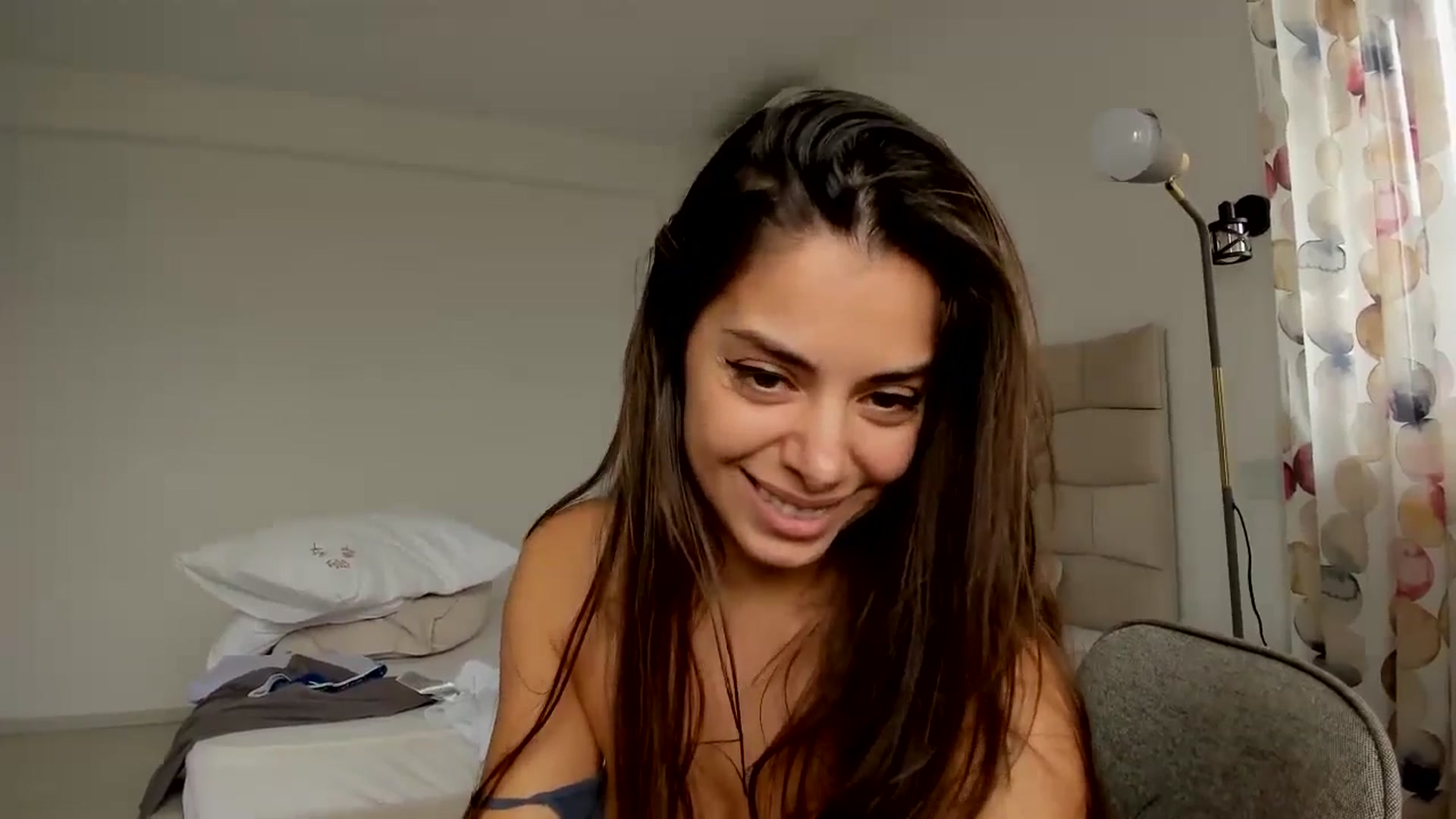 Gallery image thumbnail from Krys_'s myfreecams stream on, 04/03/2026, 09:49 image 11 of 20