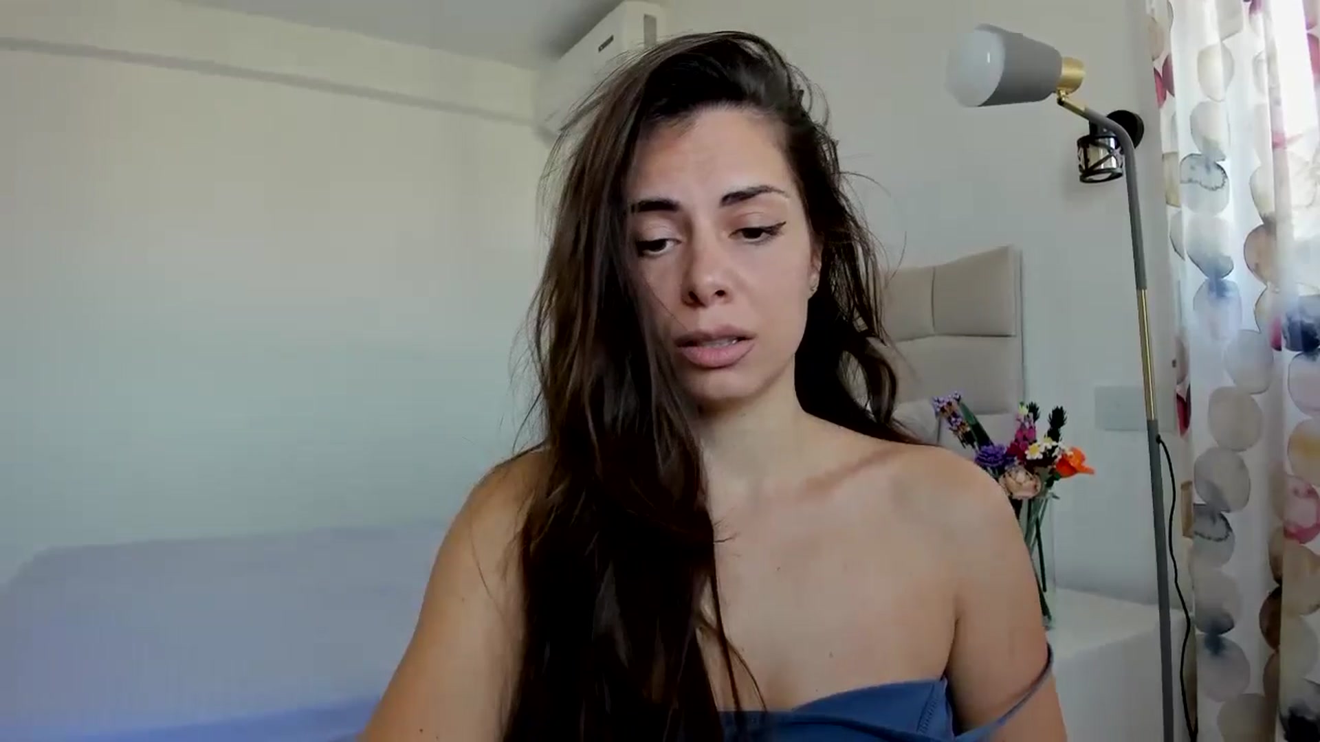 Gallery image thumbnail from Krys_'s myfreecams stream on, 04/16/2026, 08:33 image 6 of 20