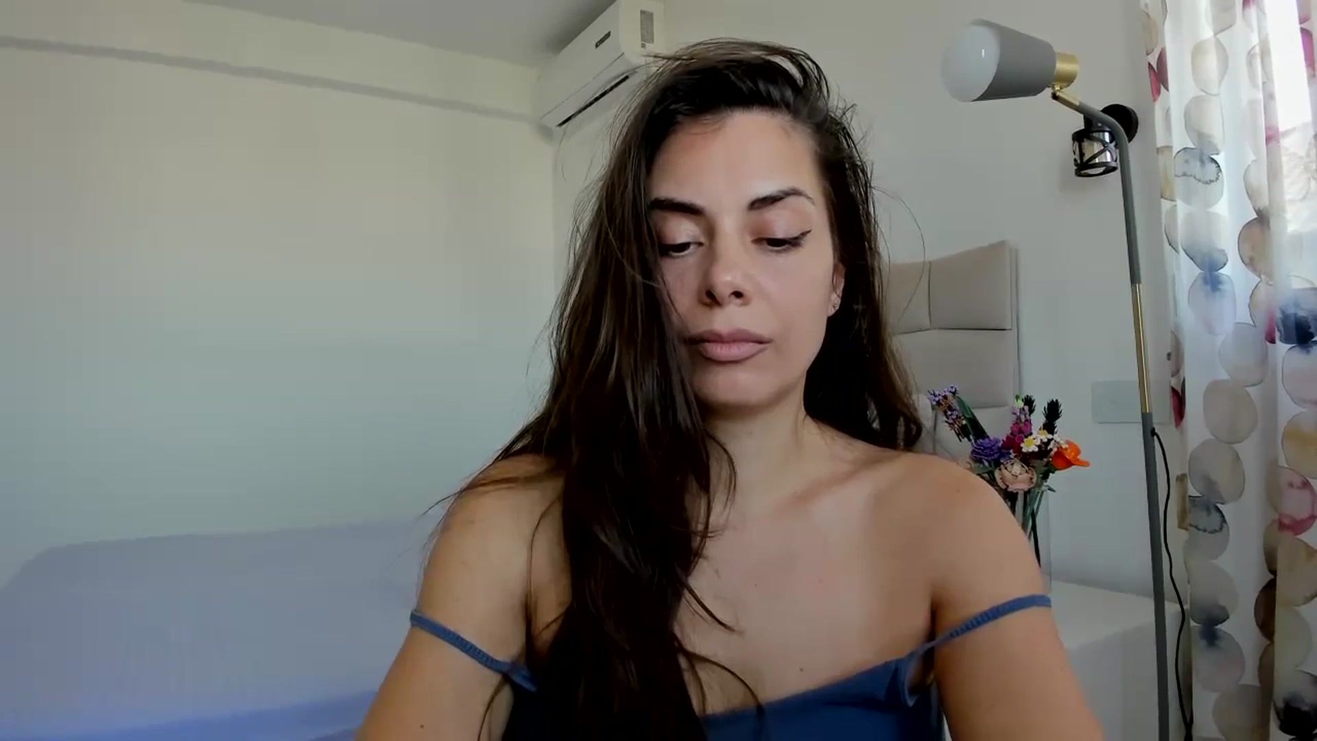 Gallery image thumbnail from Krys_'s myfreecams stream on, 04/16/2026, 08:33 image 11 of 20