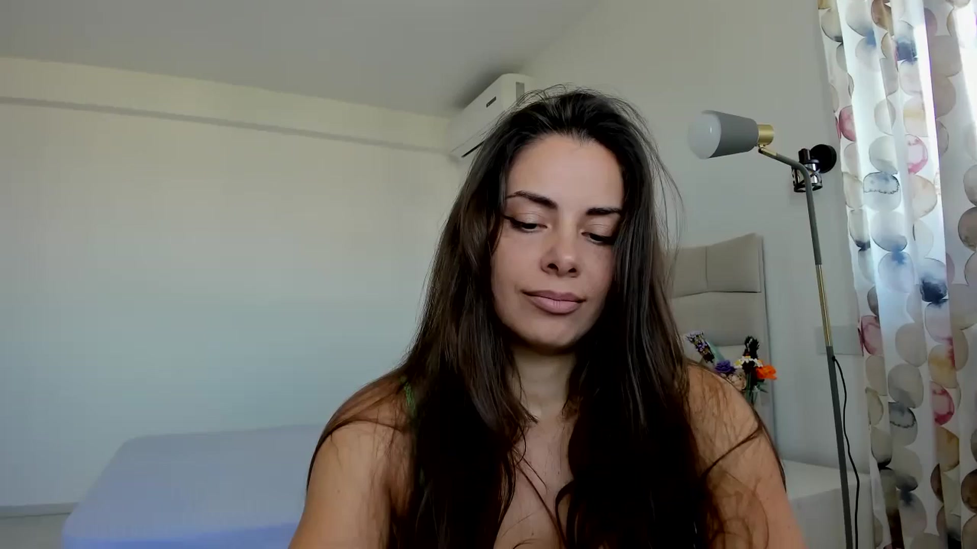 Gallery image thumbnail from Krys_'s myfreecams stream on, 04/19/2026, 08:43 image 1 of 20