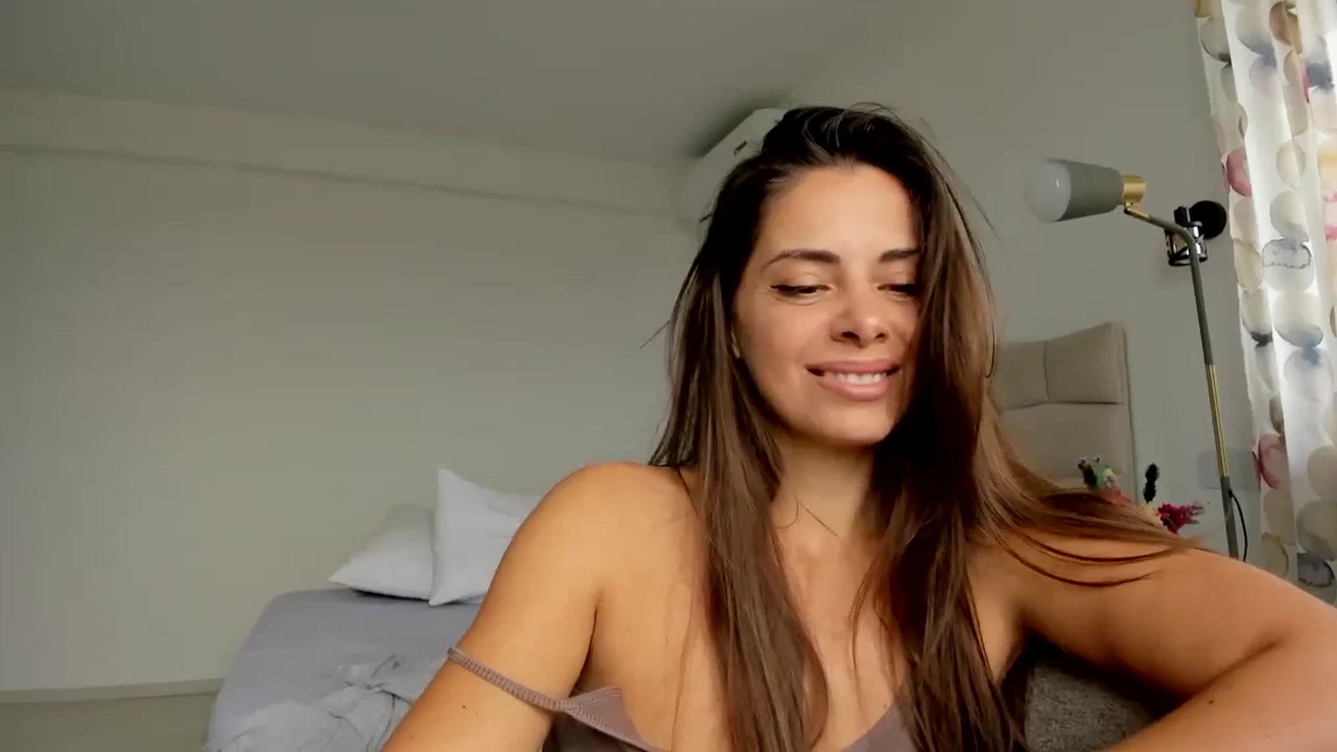 Gallery image thumbnail from Krys_'s myfreecams stream on, 04/22/2026, 06:58 image 9 of 20