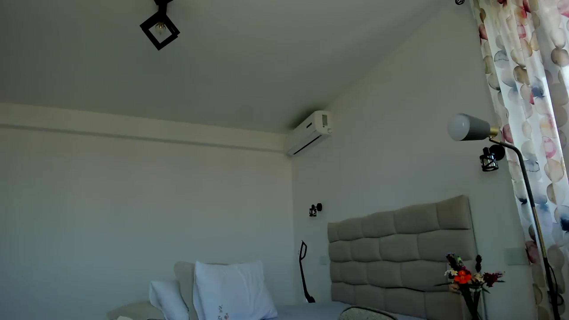 Gallery image thumbnail from Krys_'s myfreecams stream on, 04/25/2026, 10:12 image 20 of 20