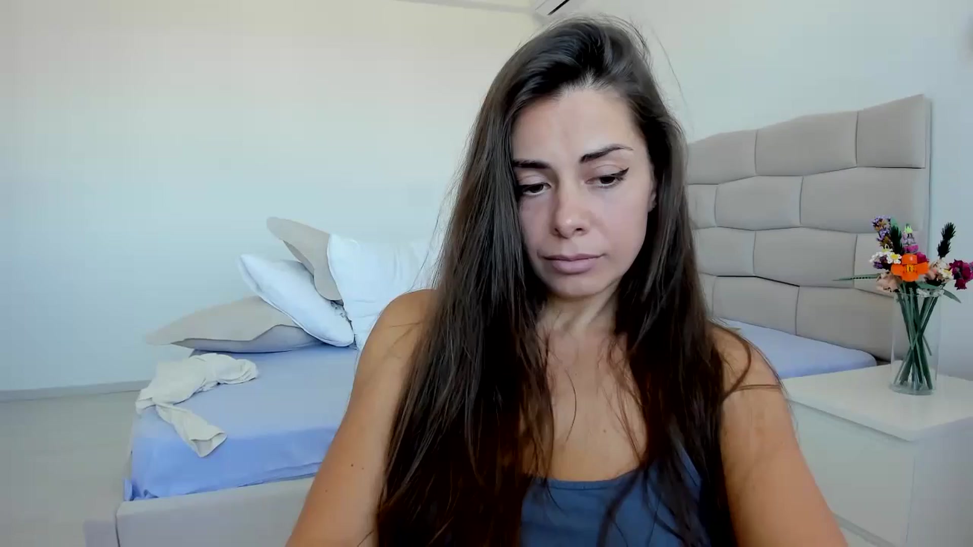 Gallery image thumbnail from Krys_'s myfreecams stream on, 04/26/2026, 09:23 image 11 of 20