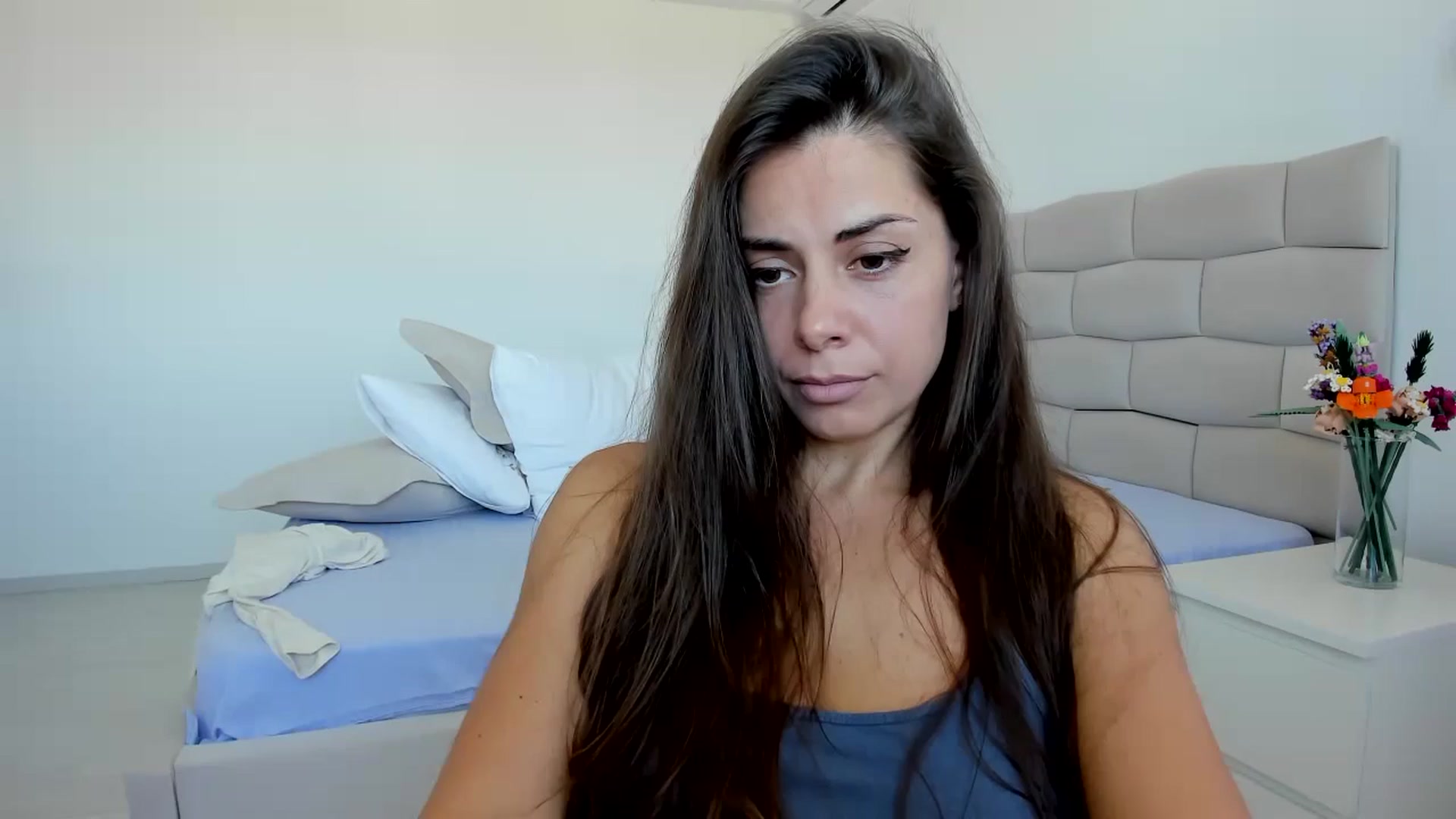 Gallery image thumbnail from Krys_'s myfreecams stream on, 04/26/2026, 09:23 image 16 of 20