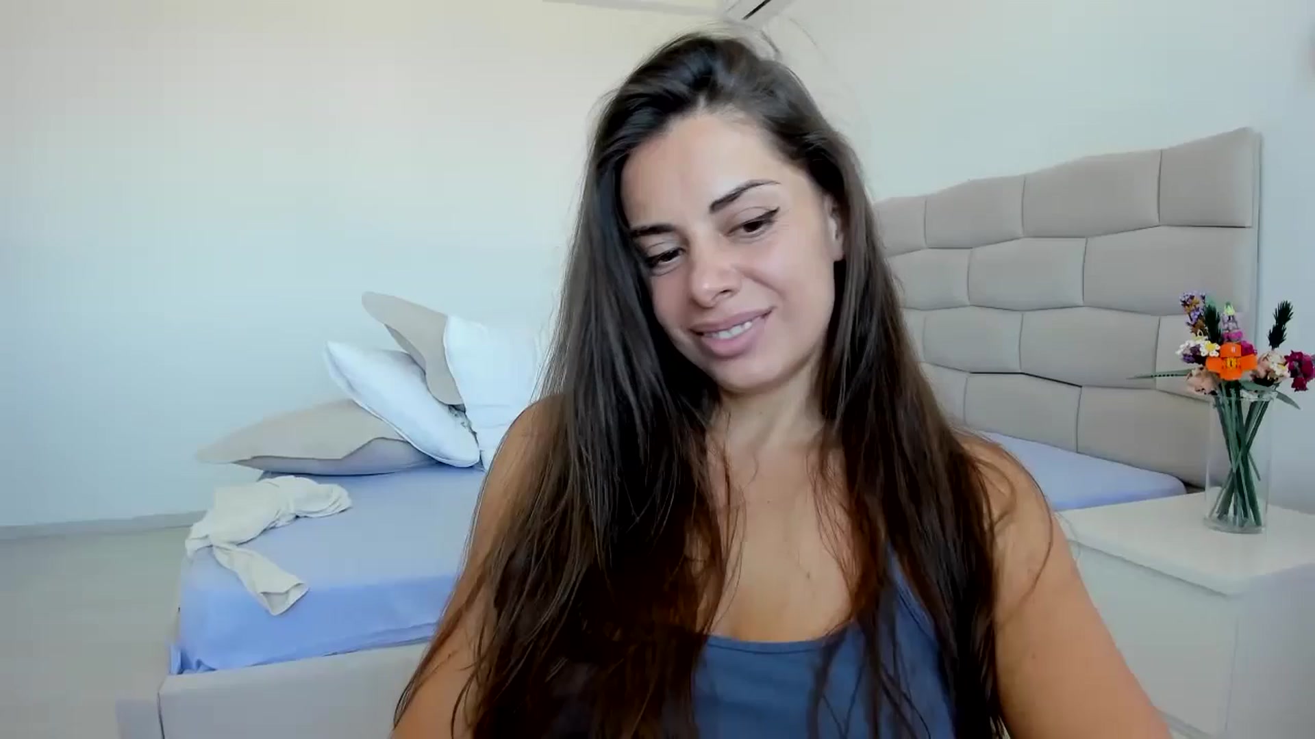 Gallery image thumbnail from Krys_'s myfreecams stream on, 04/26/2026, 09:23 image 5 of 20
