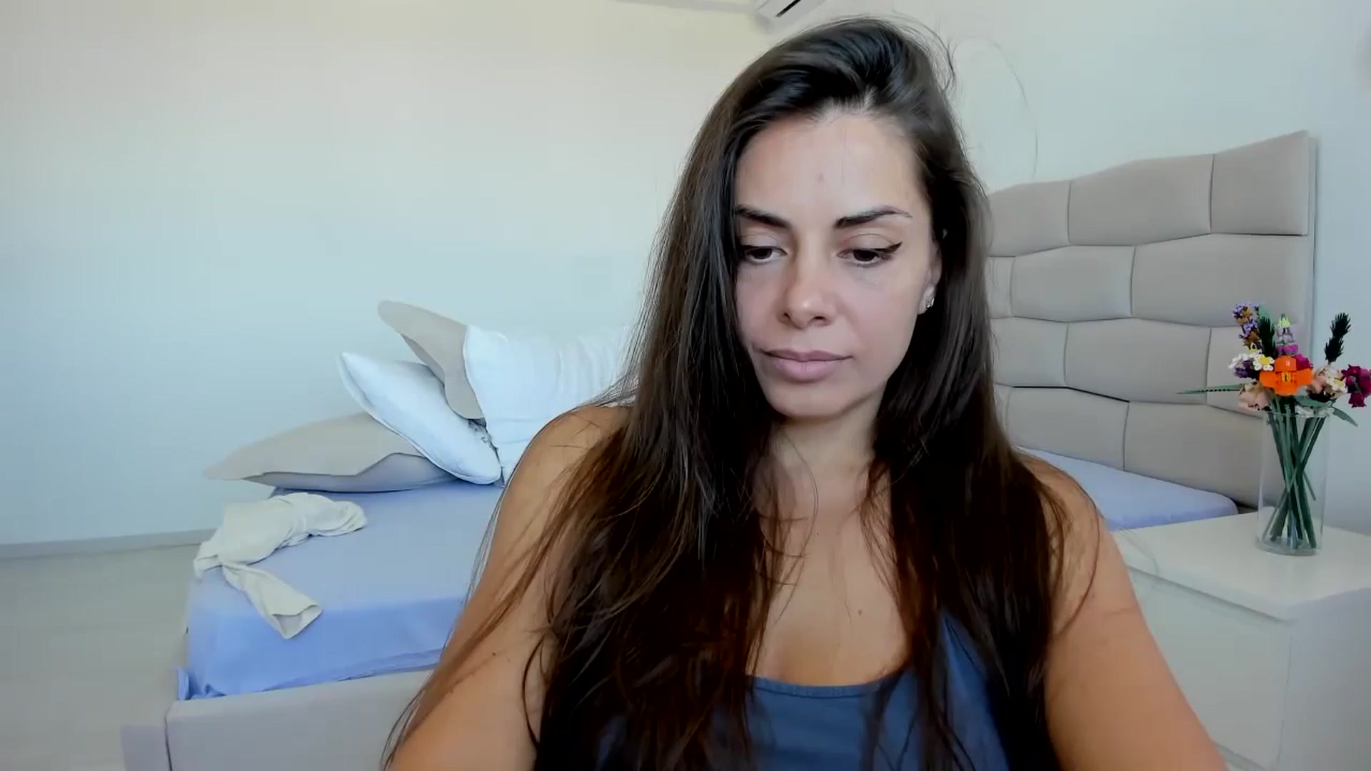Gallery image thumbnail from Krys_'s myfreecams stream on, 04/26/2026, 09:23 image 3 of 20