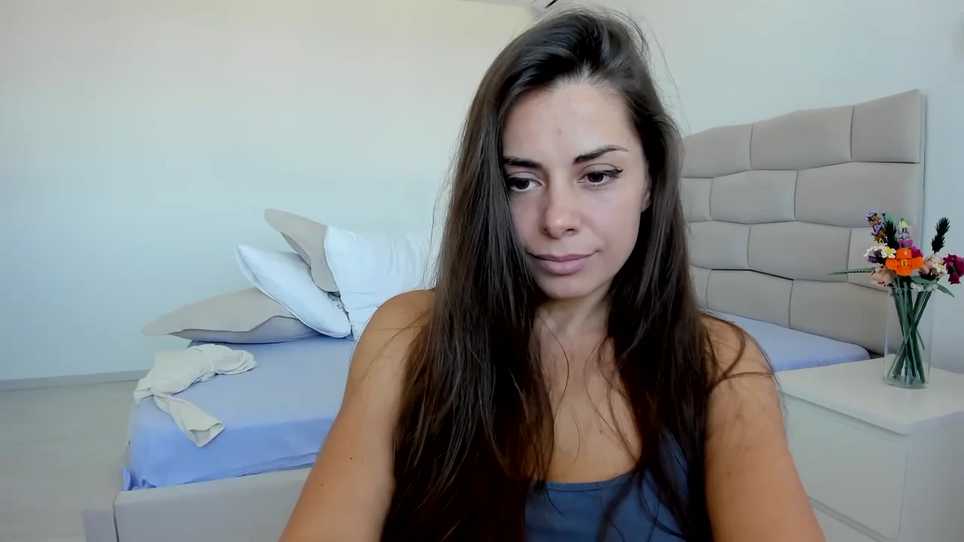Gallery image thumbnail from Krys_'s myfreecams stream on, 04/26/2026, 09:23 image 18 of 20