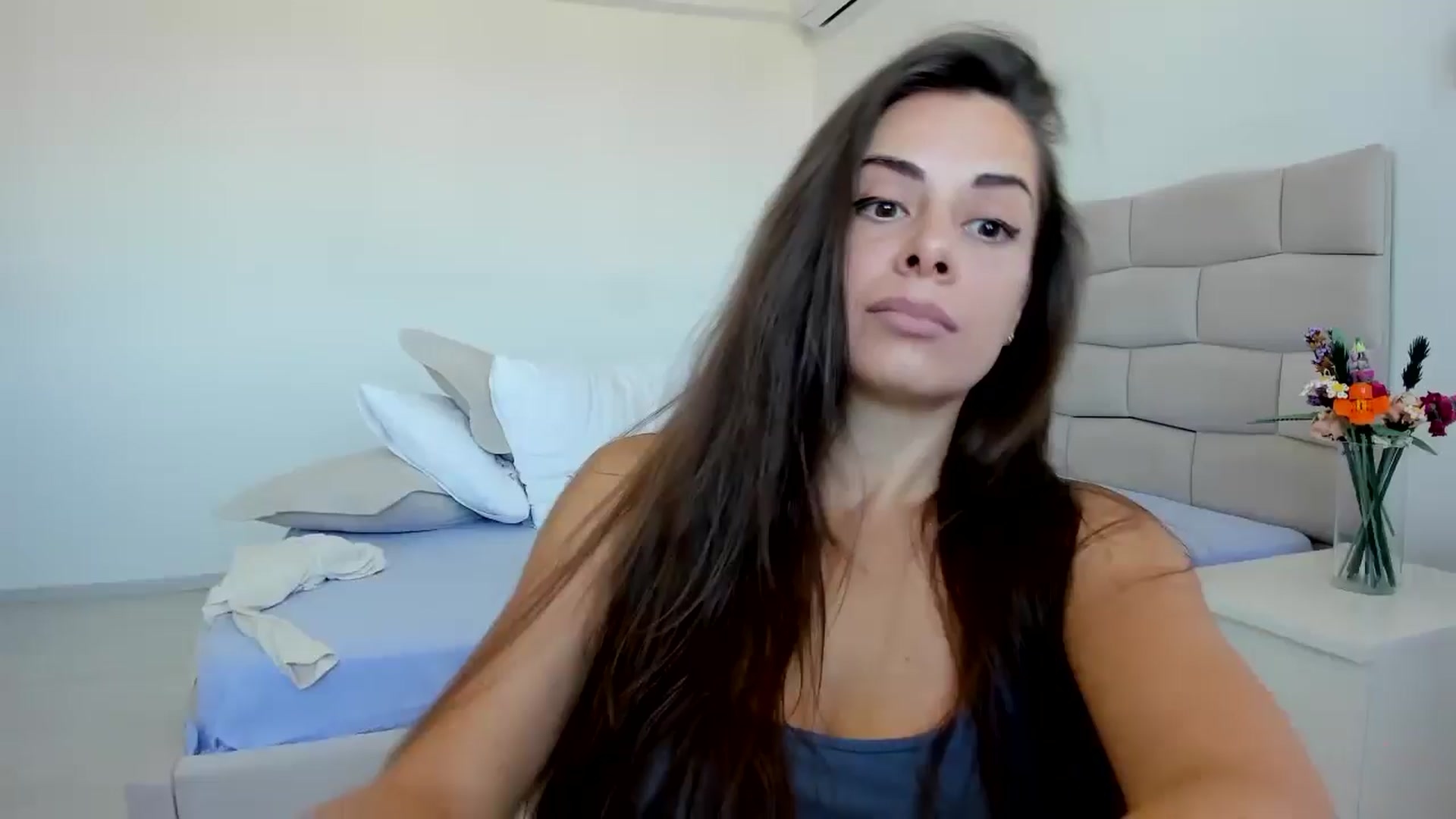 Gallery image thumbnail from Krys_'s myfreecams stream on, 04/26/2026, 09:23 image 7 of 20