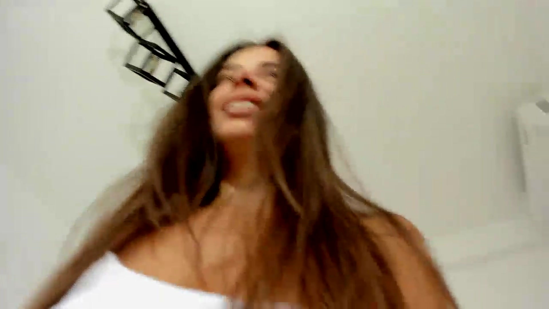 Gallery image thumbnail from Krys_'s myfreecams stream on, 05/17/2026, 09:56 image 17 of 20