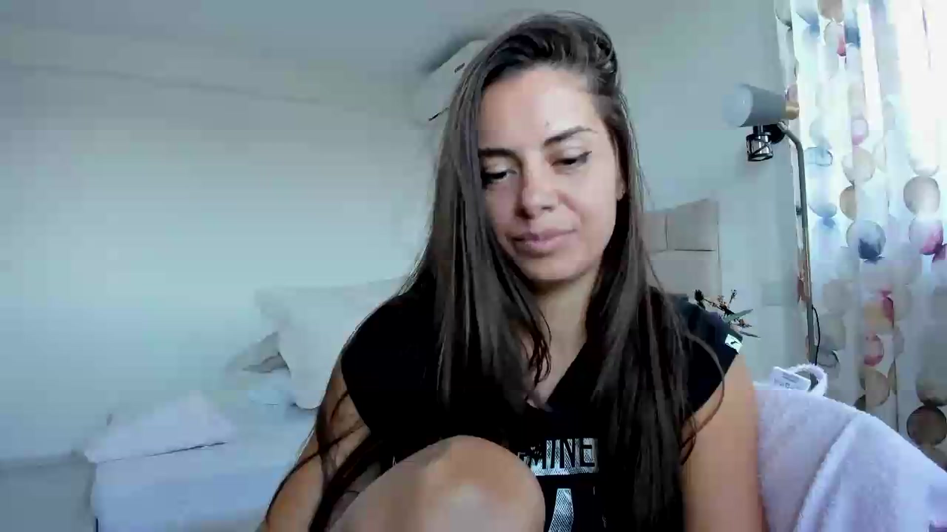 Gallery image thumbnail from Krys_'s myfreecams stream on, 05/29/2026, 08:33 image 1 of 20