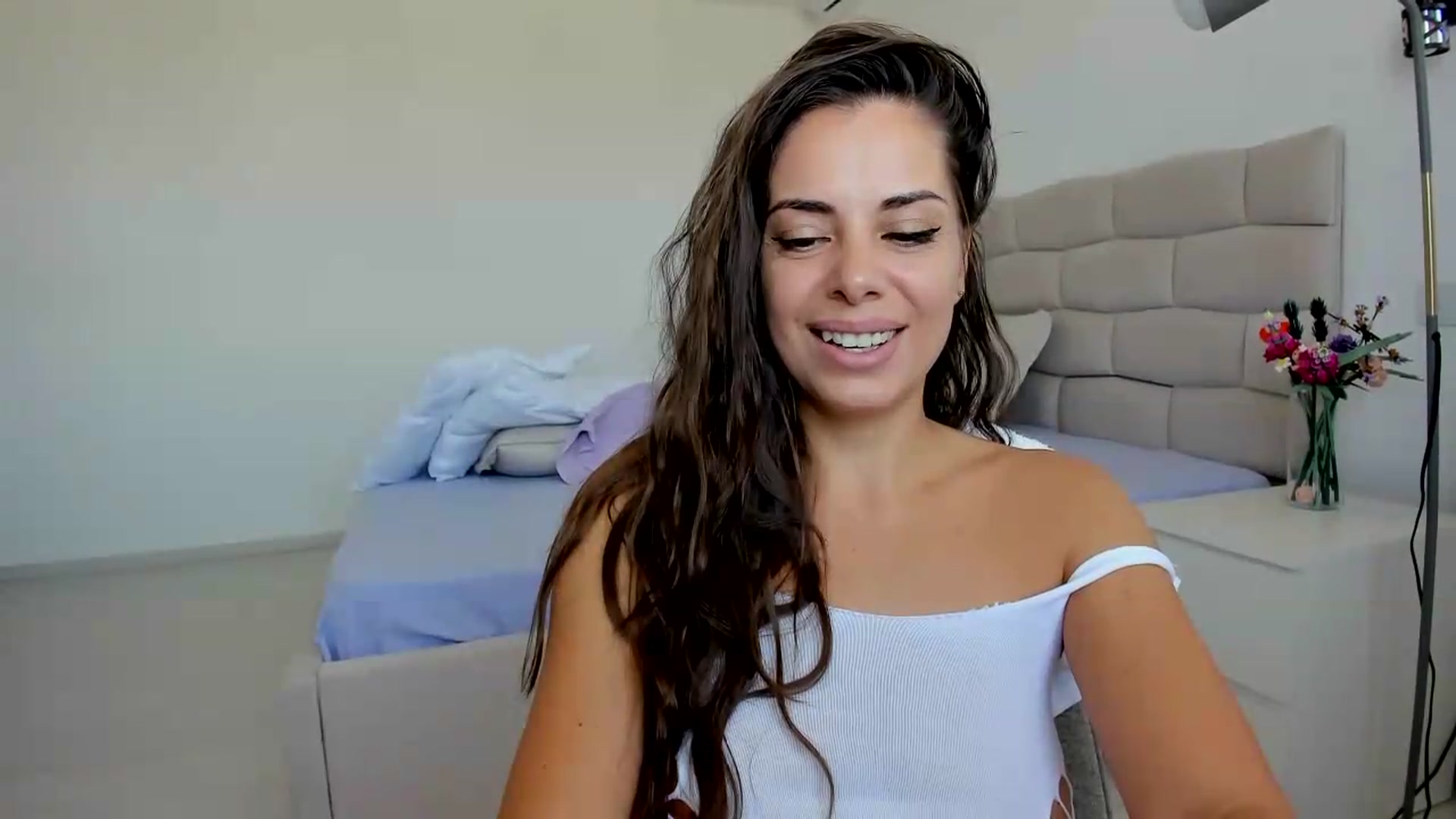 Gallery image thumbnail from Krys_'s myfreecams stream on, 06/21/2026, 09:04 image 15 of 20