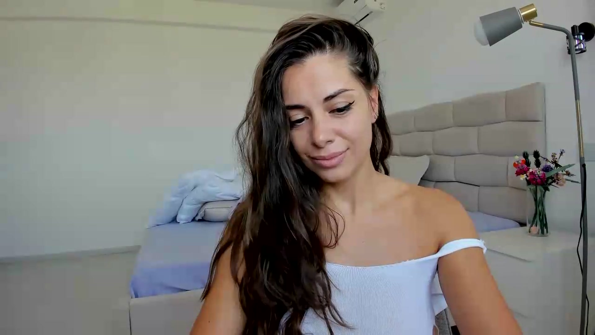 Gallery image thumbnail from Krys_'s myfreecams stream on, 06/21/2026, 09:04 image 12 of 20